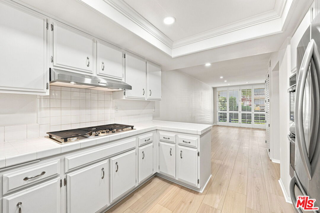 21801 Burbank Blvd Unit: 83