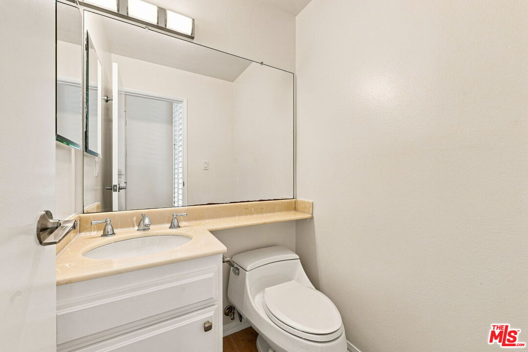 21801 Burbank Blvd Unit: 83