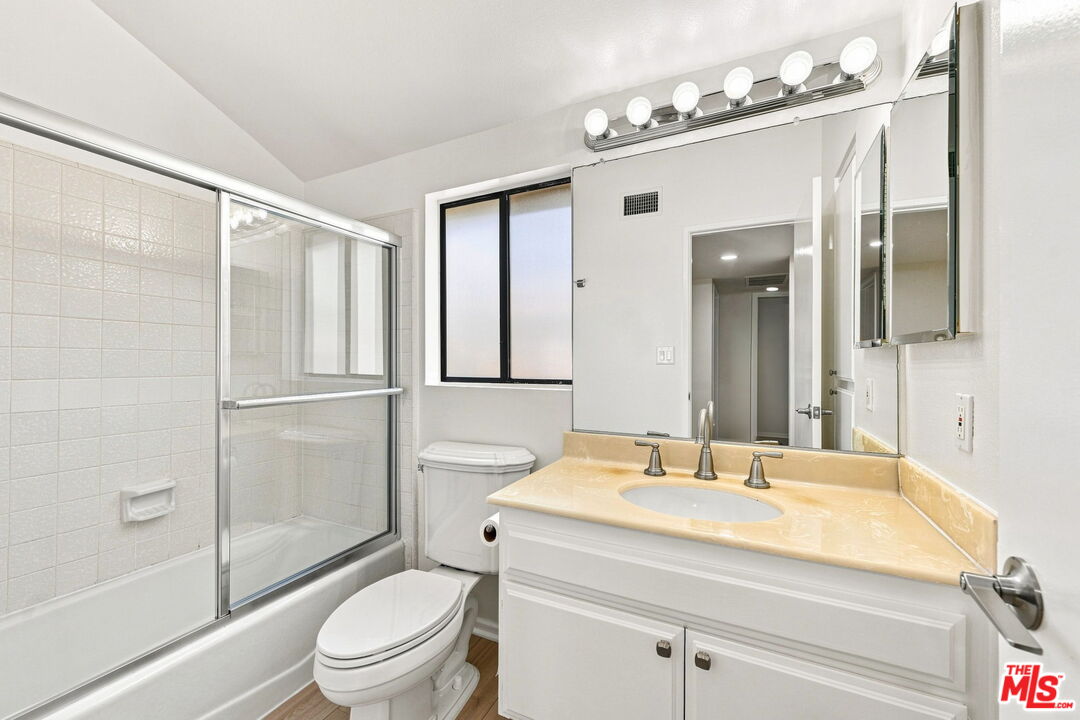 21801 Burbank Blvd Unit: 83