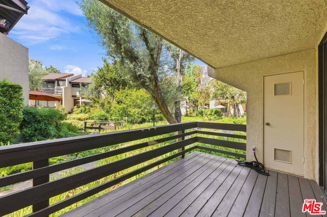 21801 Burbank Blvd Unit: 83