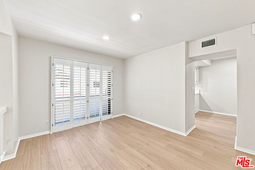 21801 Burbank Blvd Unit: 83