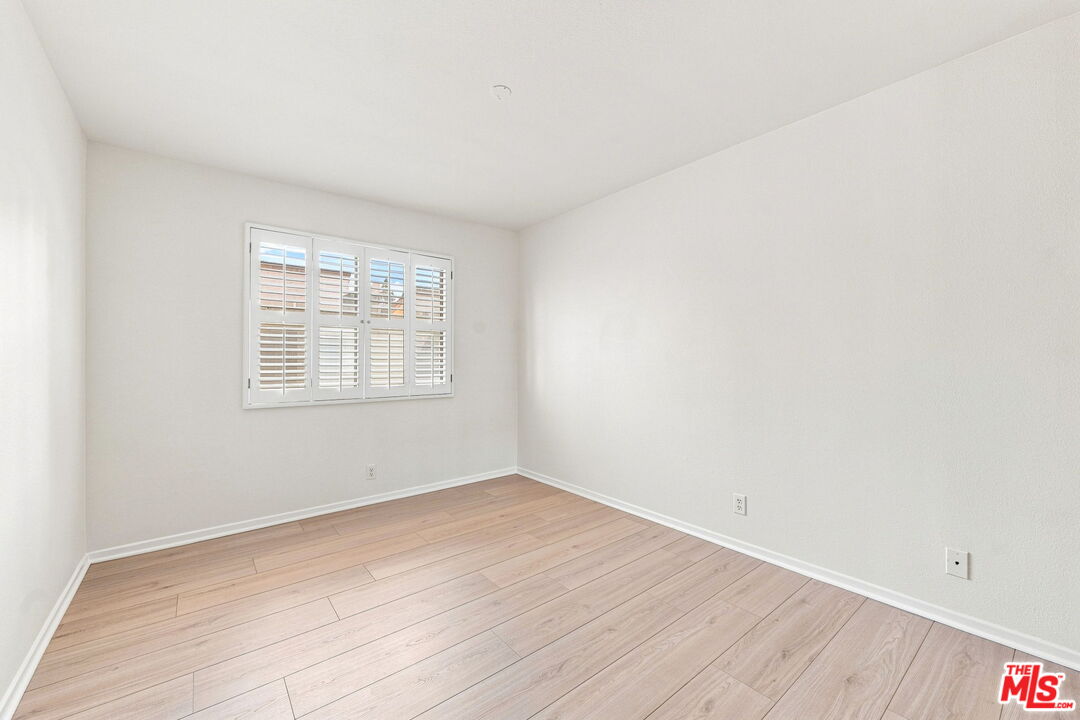 21801 Burbank Blvd Unit: 83