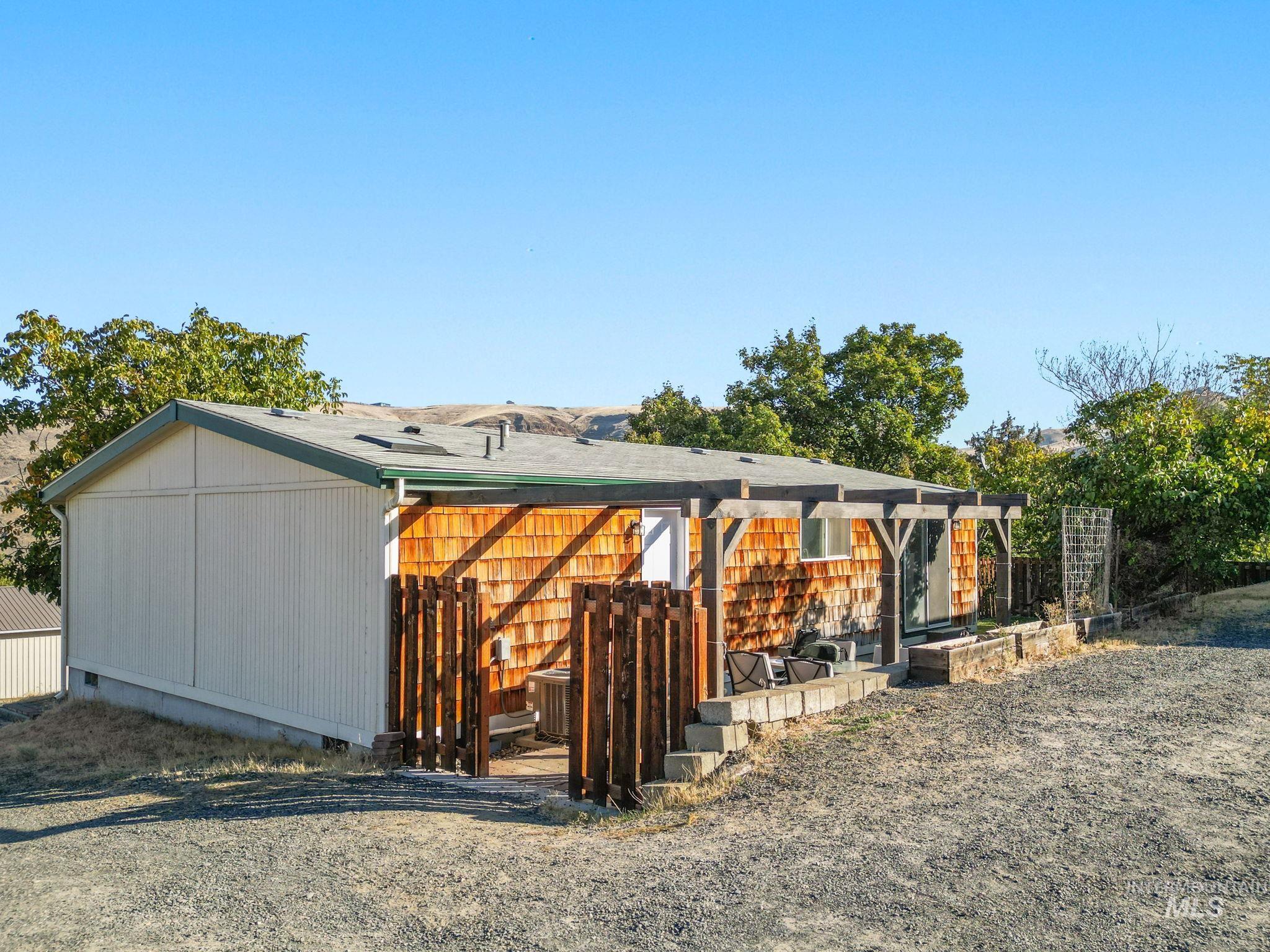 1212 5th Street