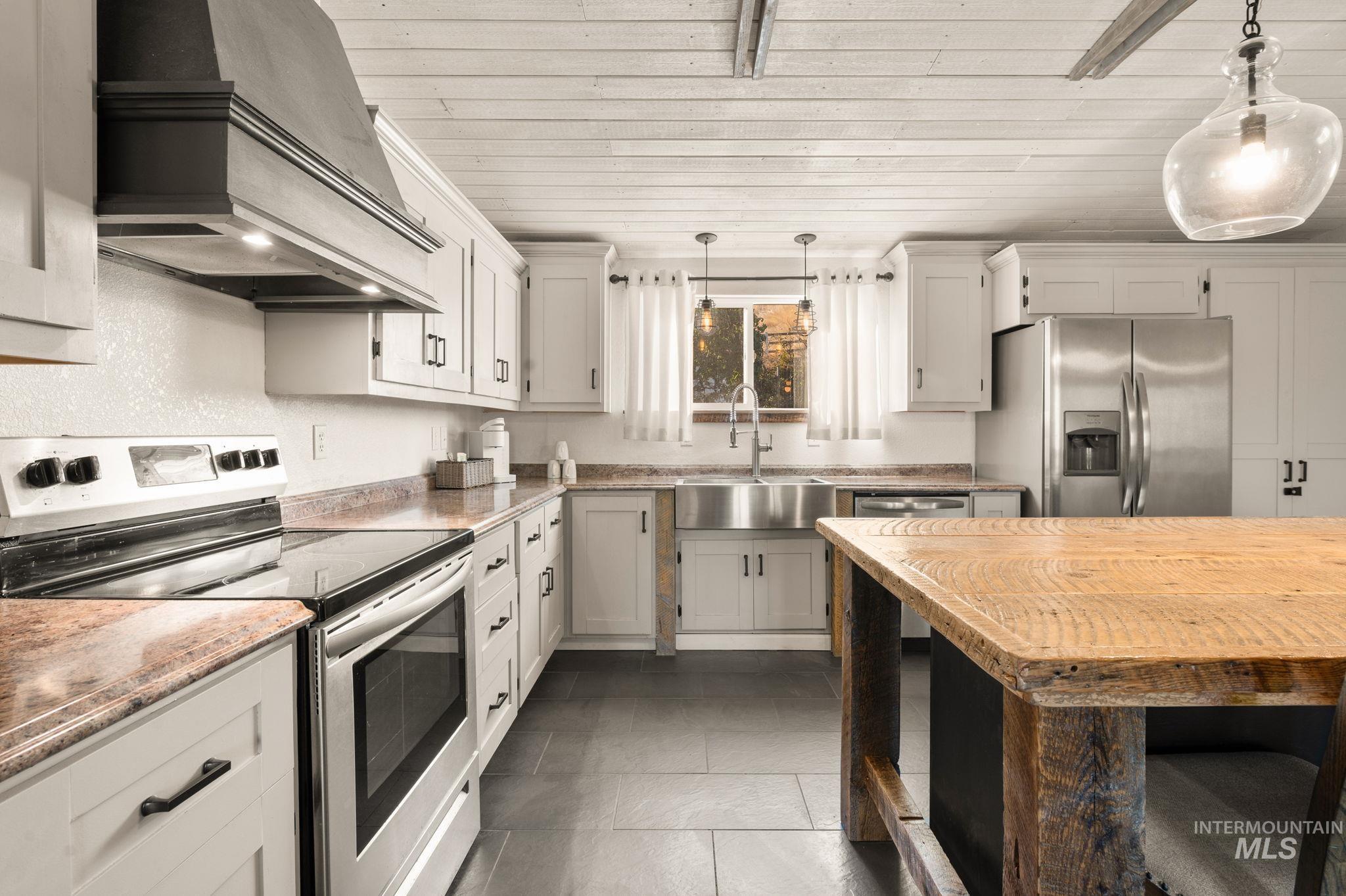 1212 5th Street