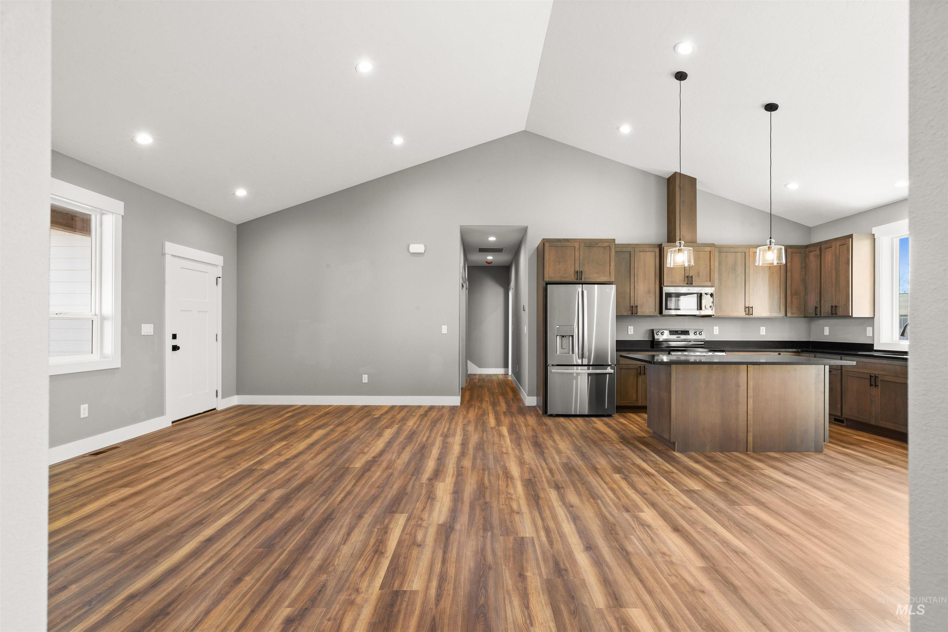 3728 Skyview Drive
