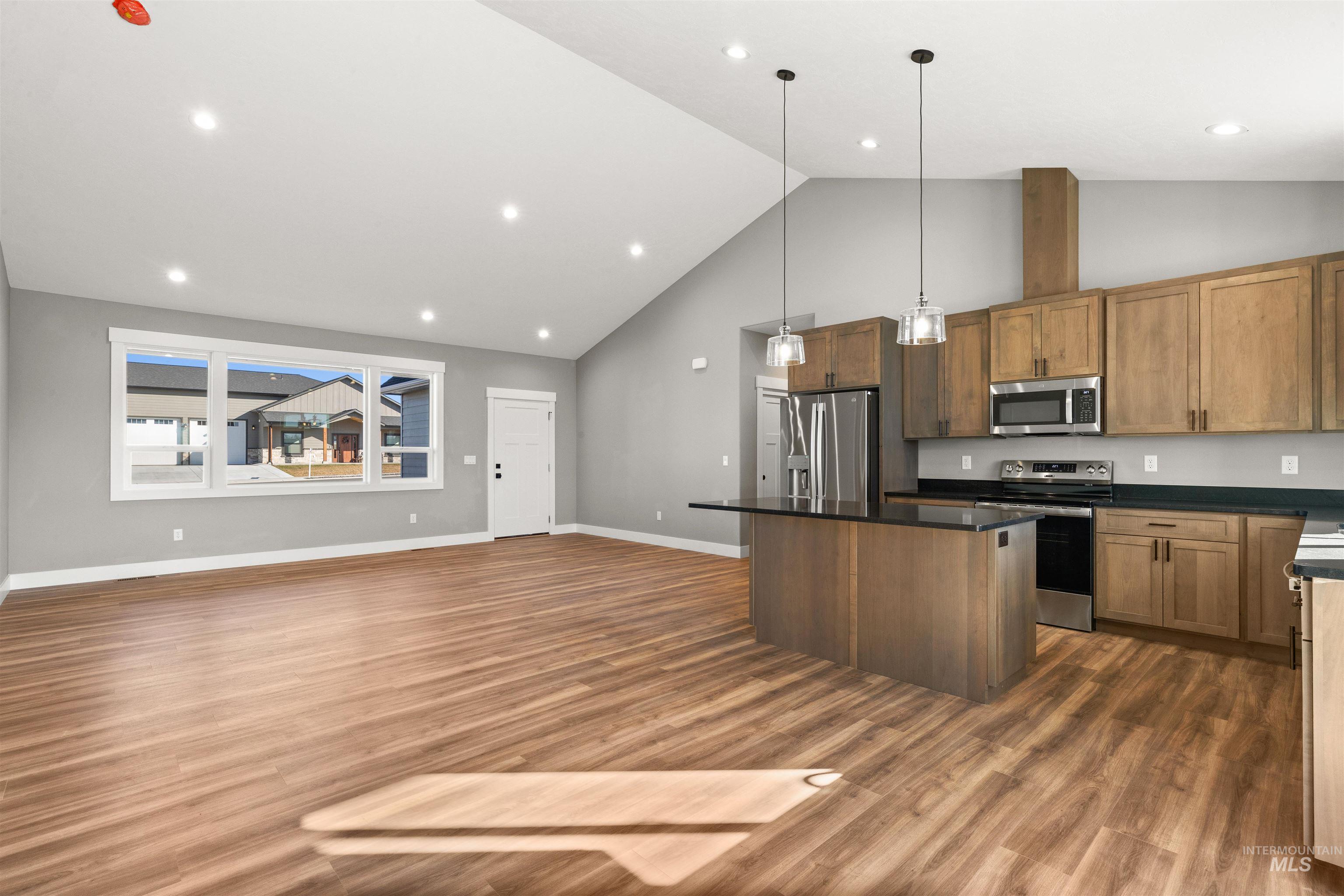 3728 Skyview Drive