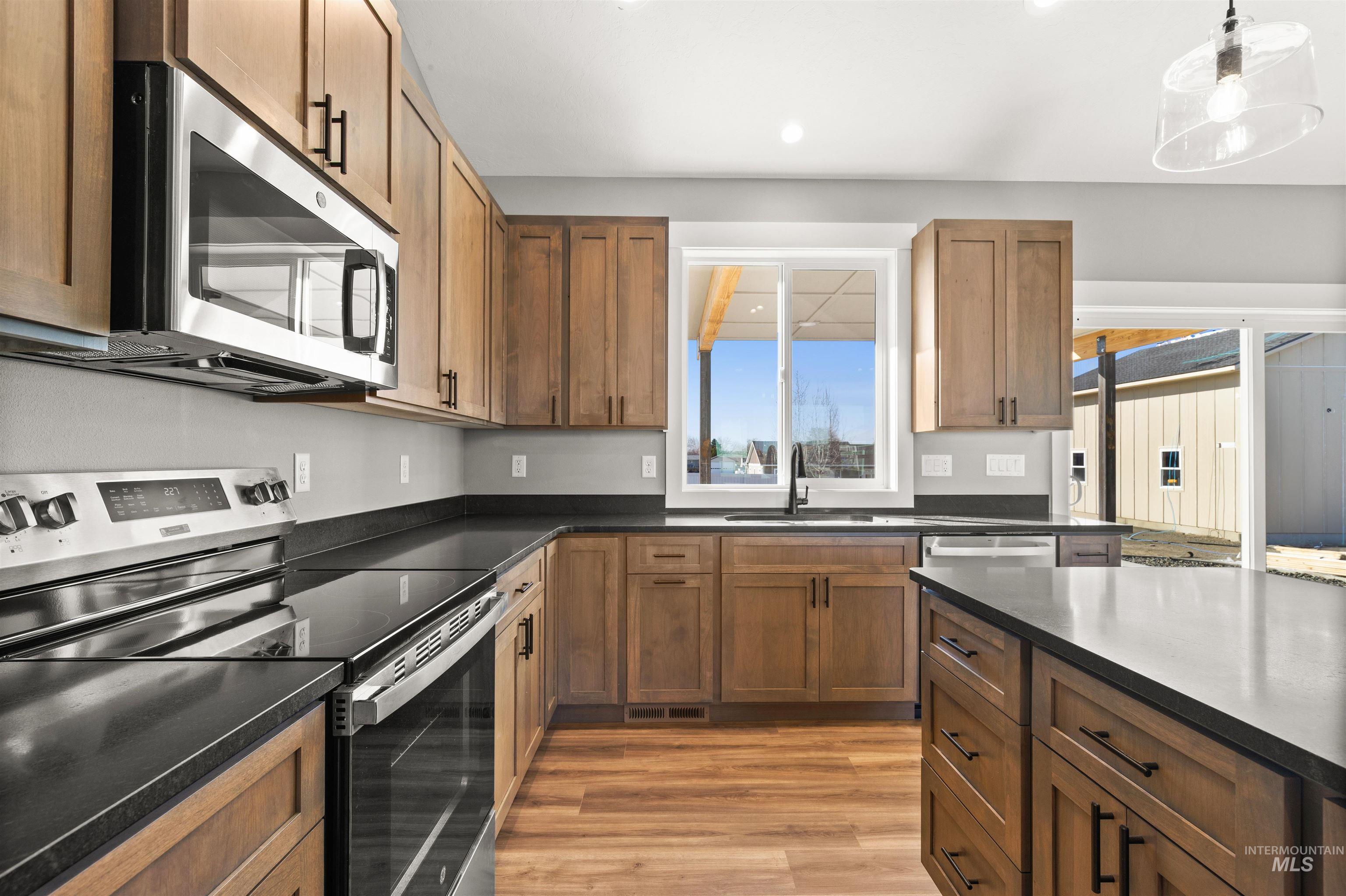 3728 Skyview Drive