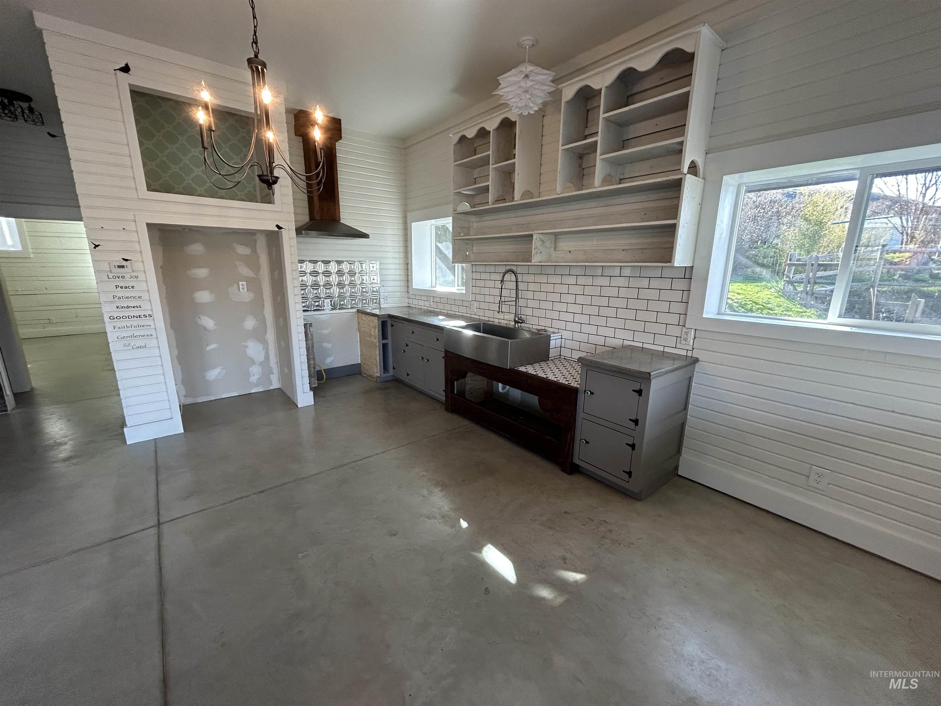 408 Harding St.