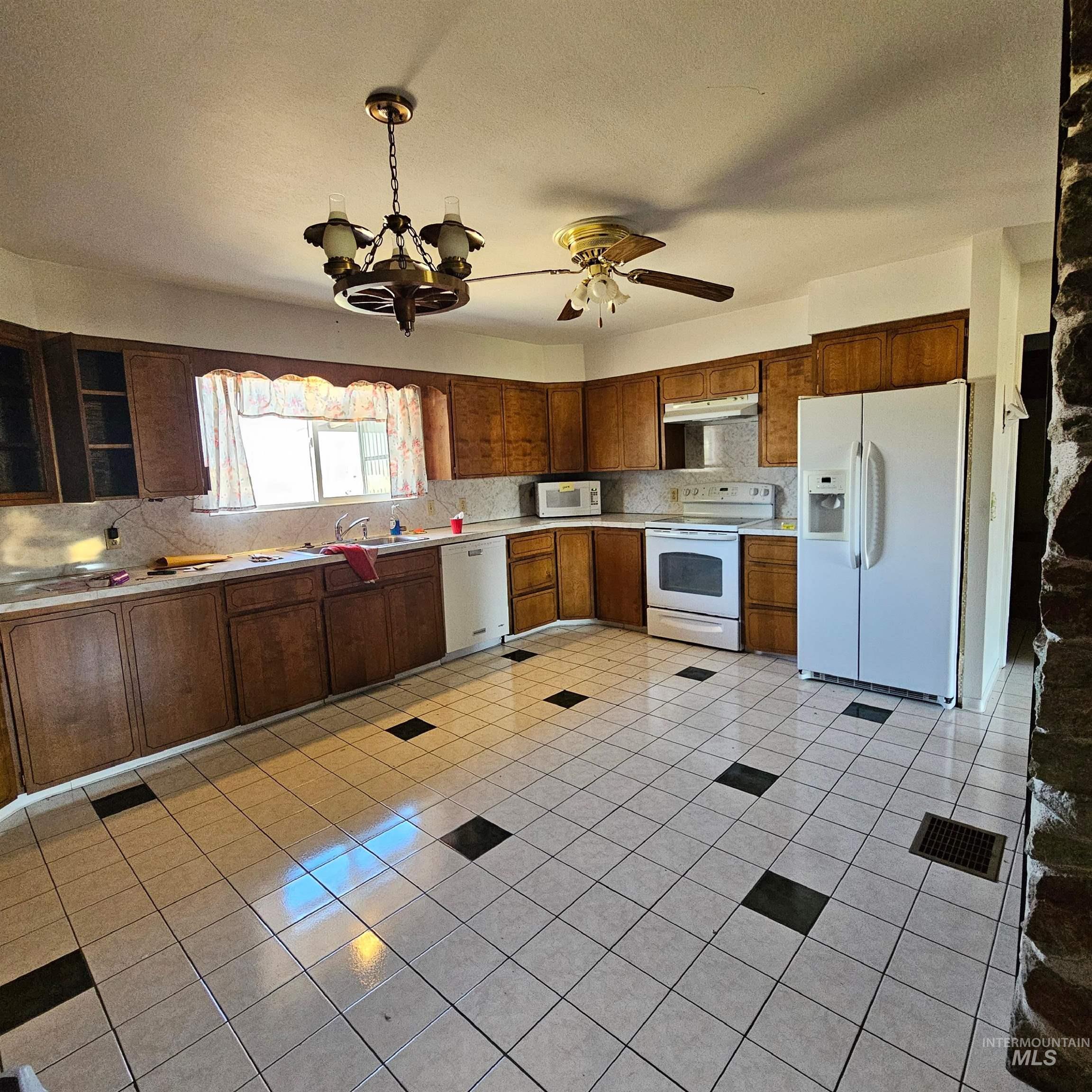 1034 Greencreek Road