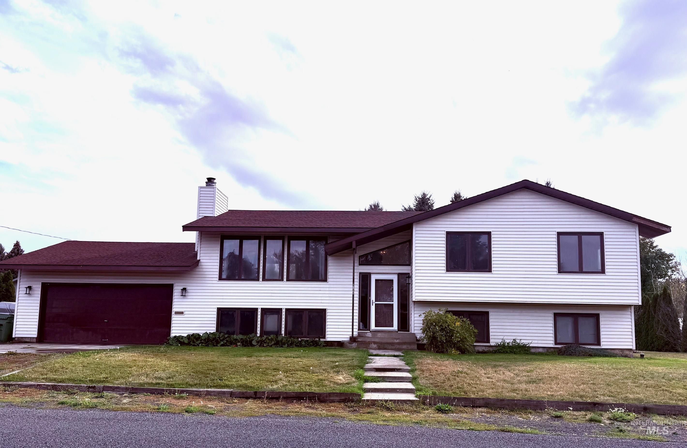 1004 Mckinley St