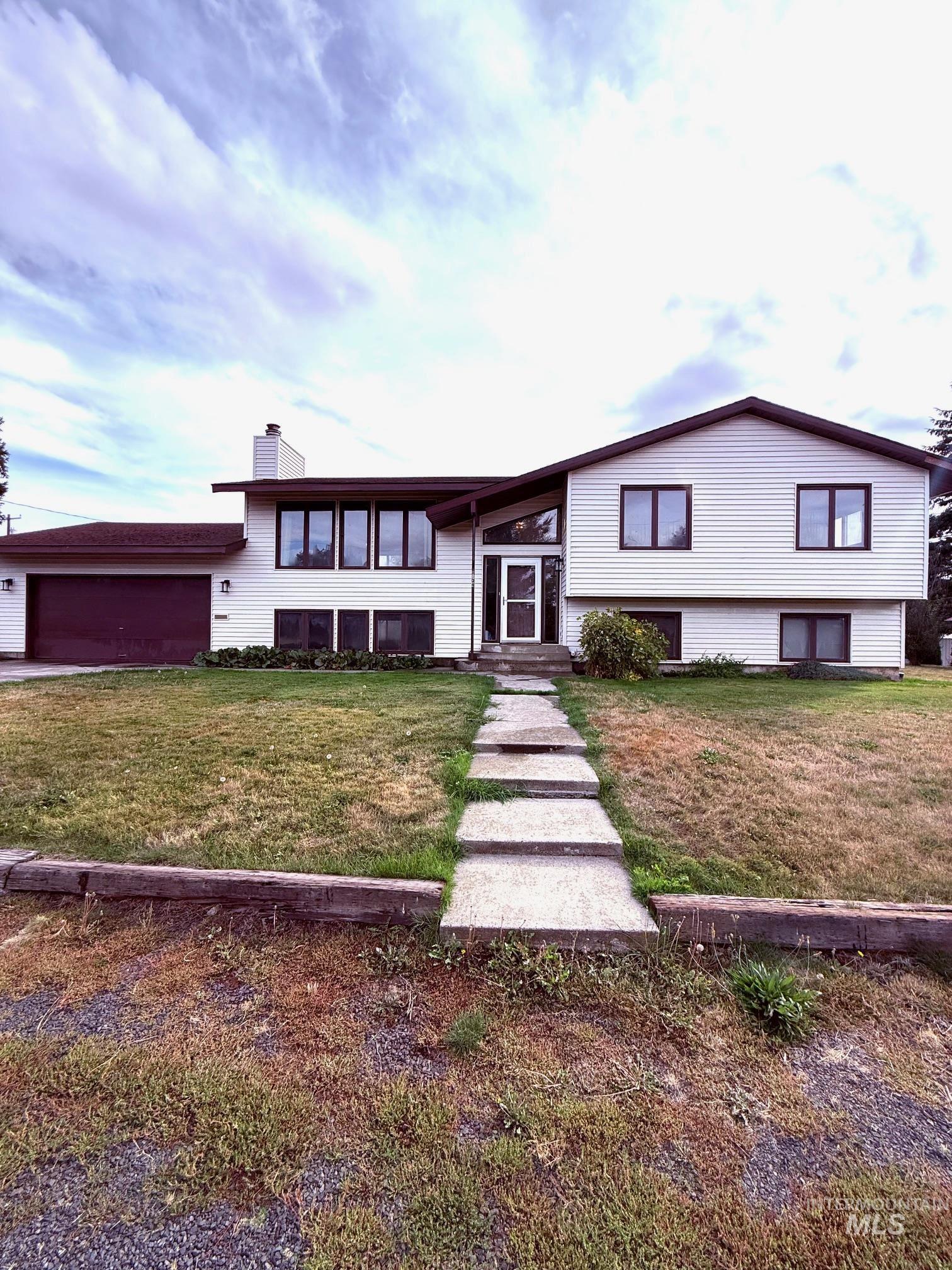 1004 Mckinley St