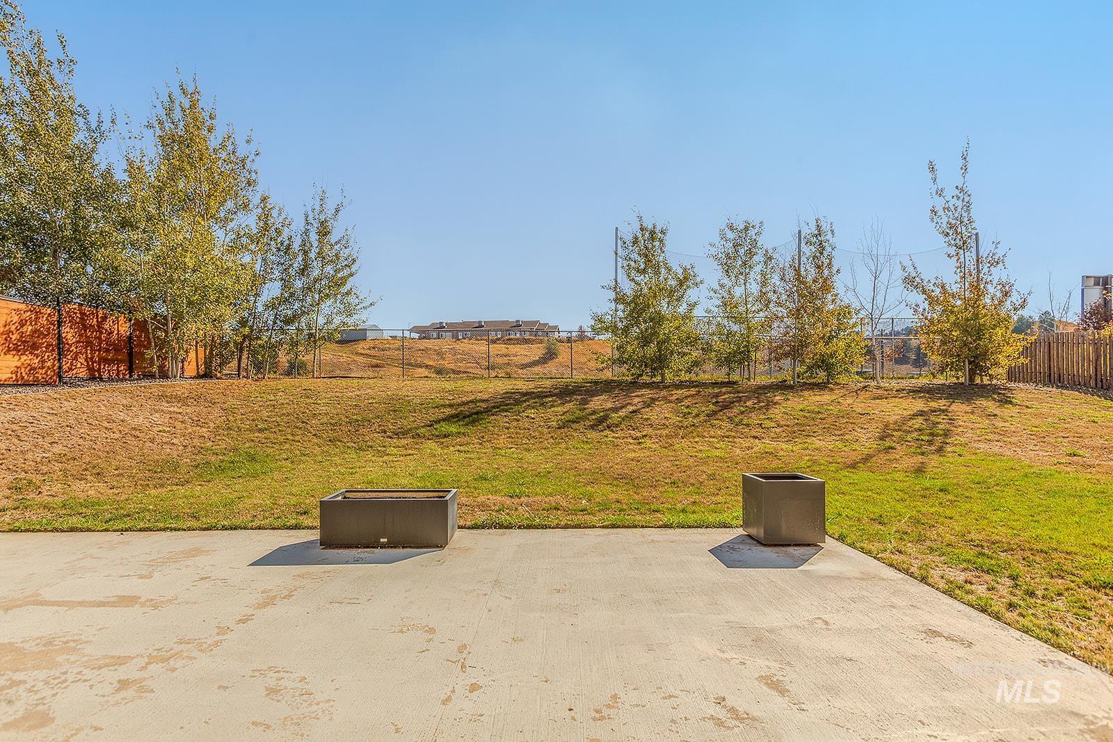 815 NW Valley View Drive