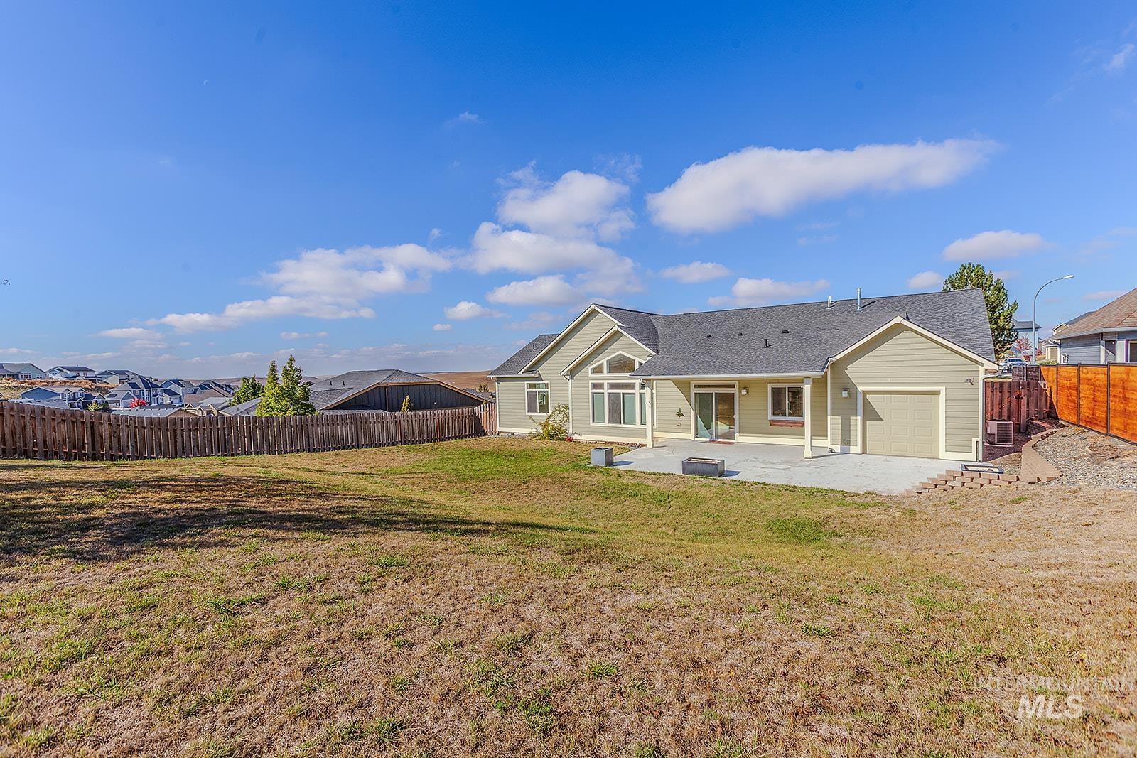 815 NW Valley View Drive