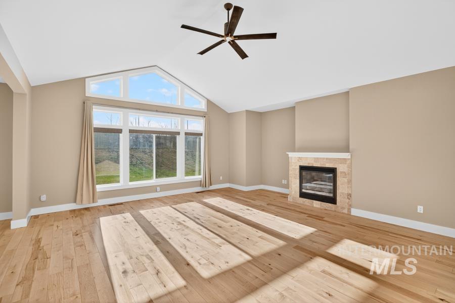 815 NW Valley View Drive