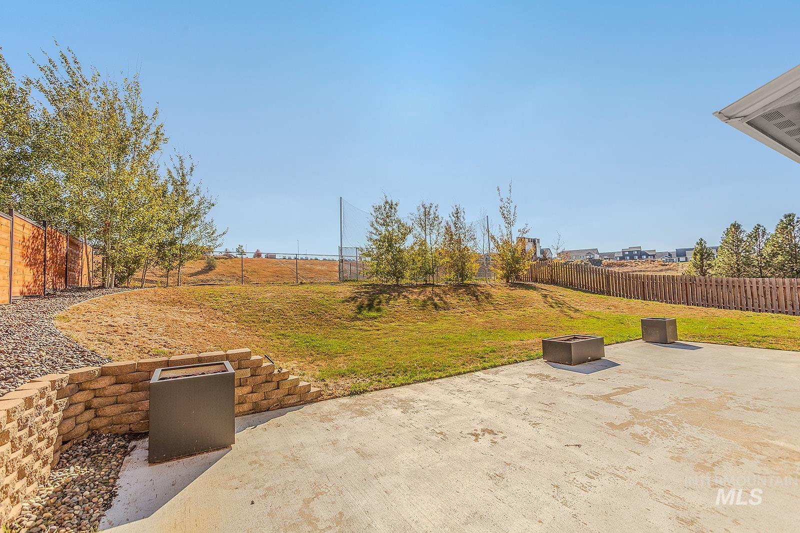 815 NW Valley View Drive