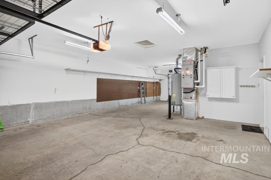 815 NW Valley View Drive