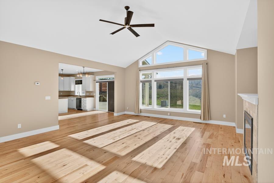 815 NW Valley View Drive