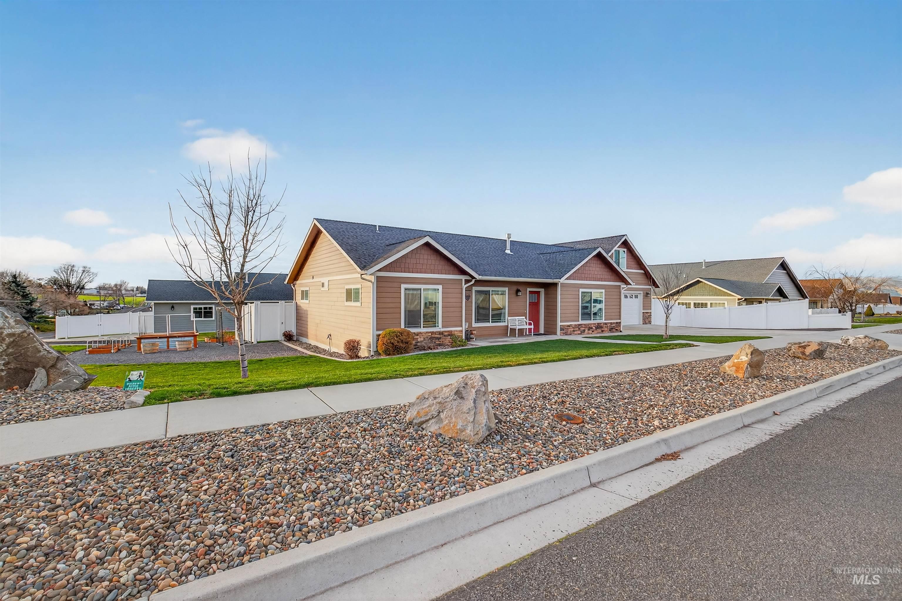 3250 Expedition Way
