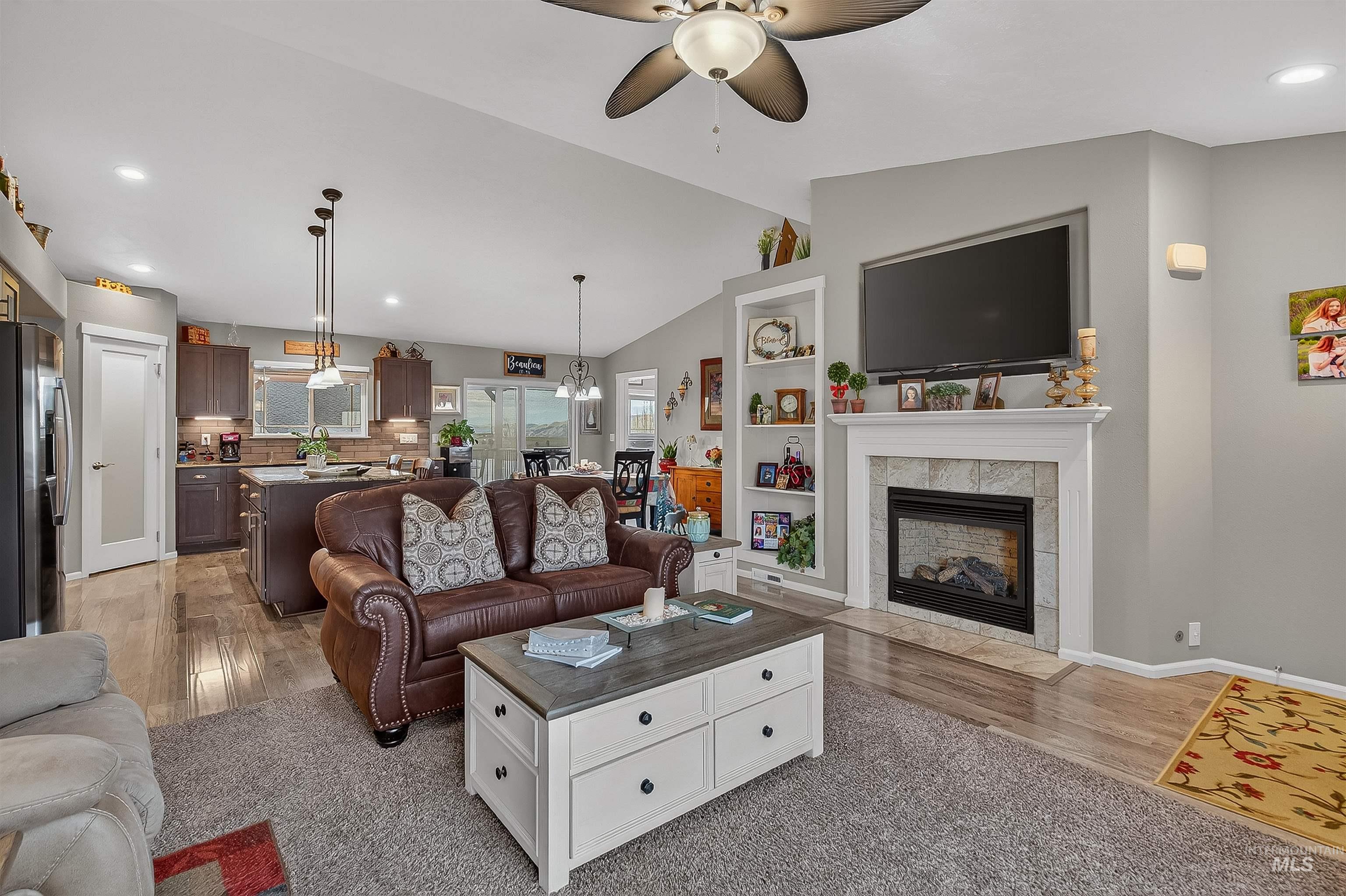 3250 Expedition Way