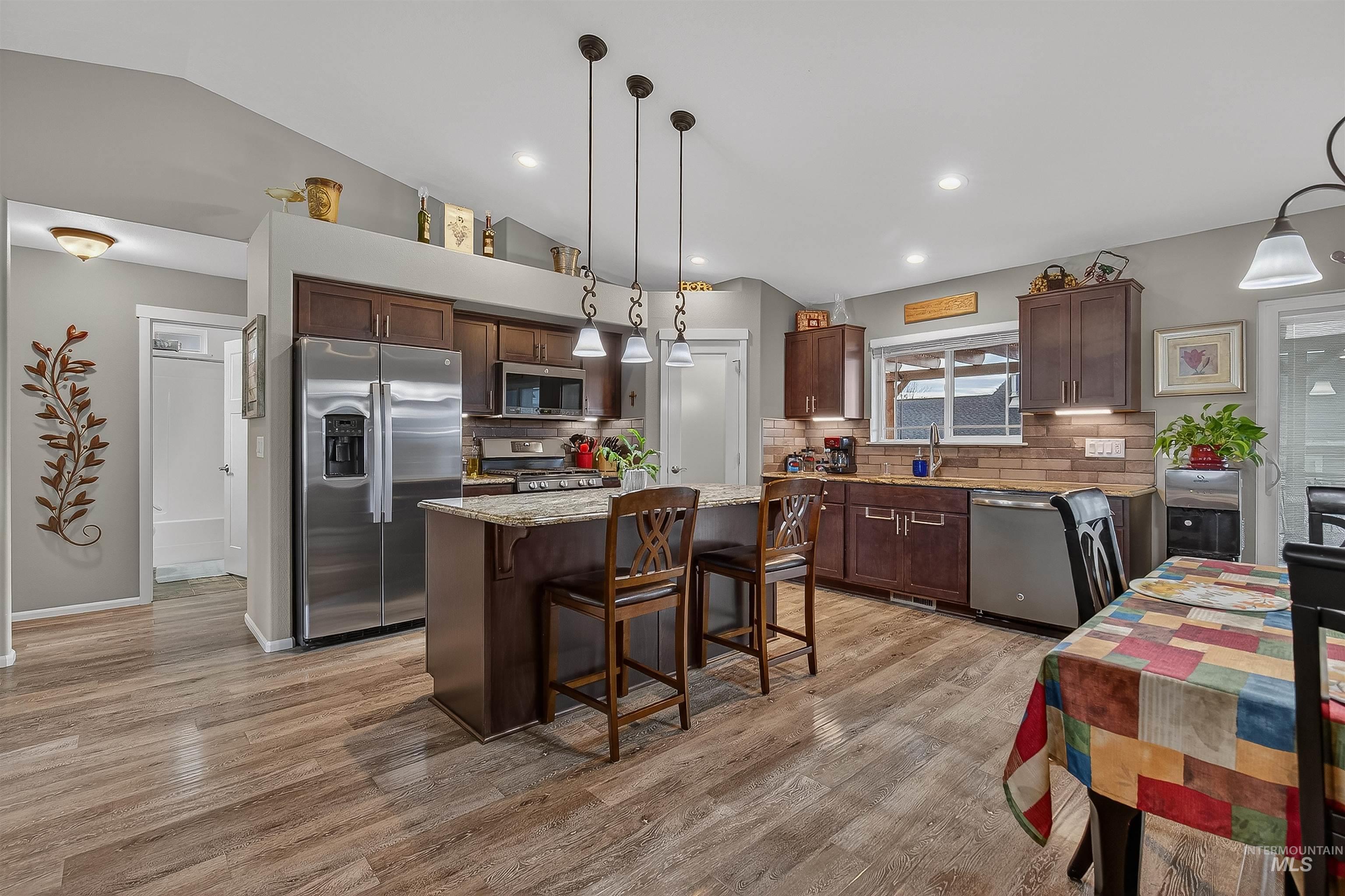 3250 Expedition Way