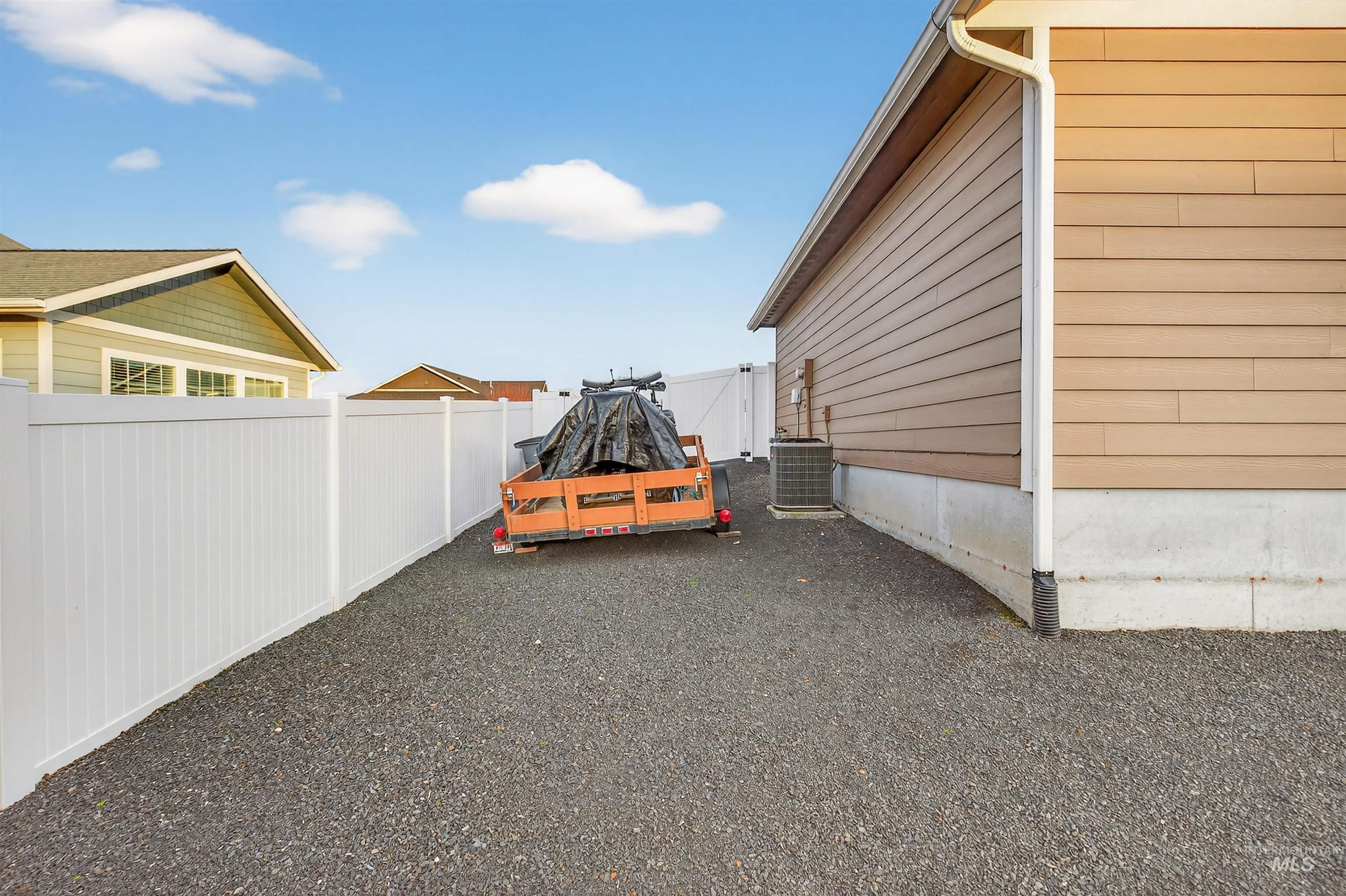 3250 Expedition Way