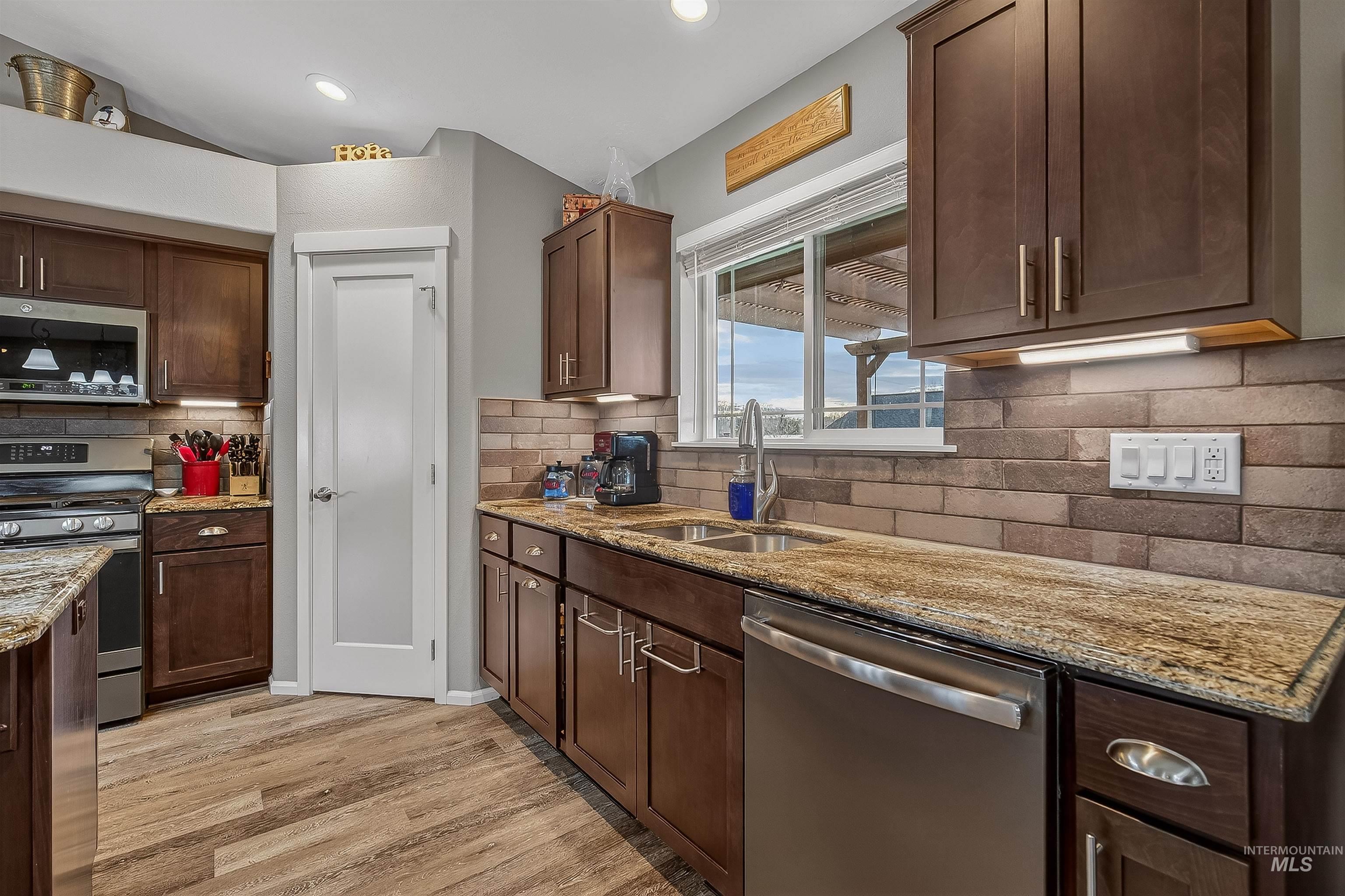3250 Expedition Way