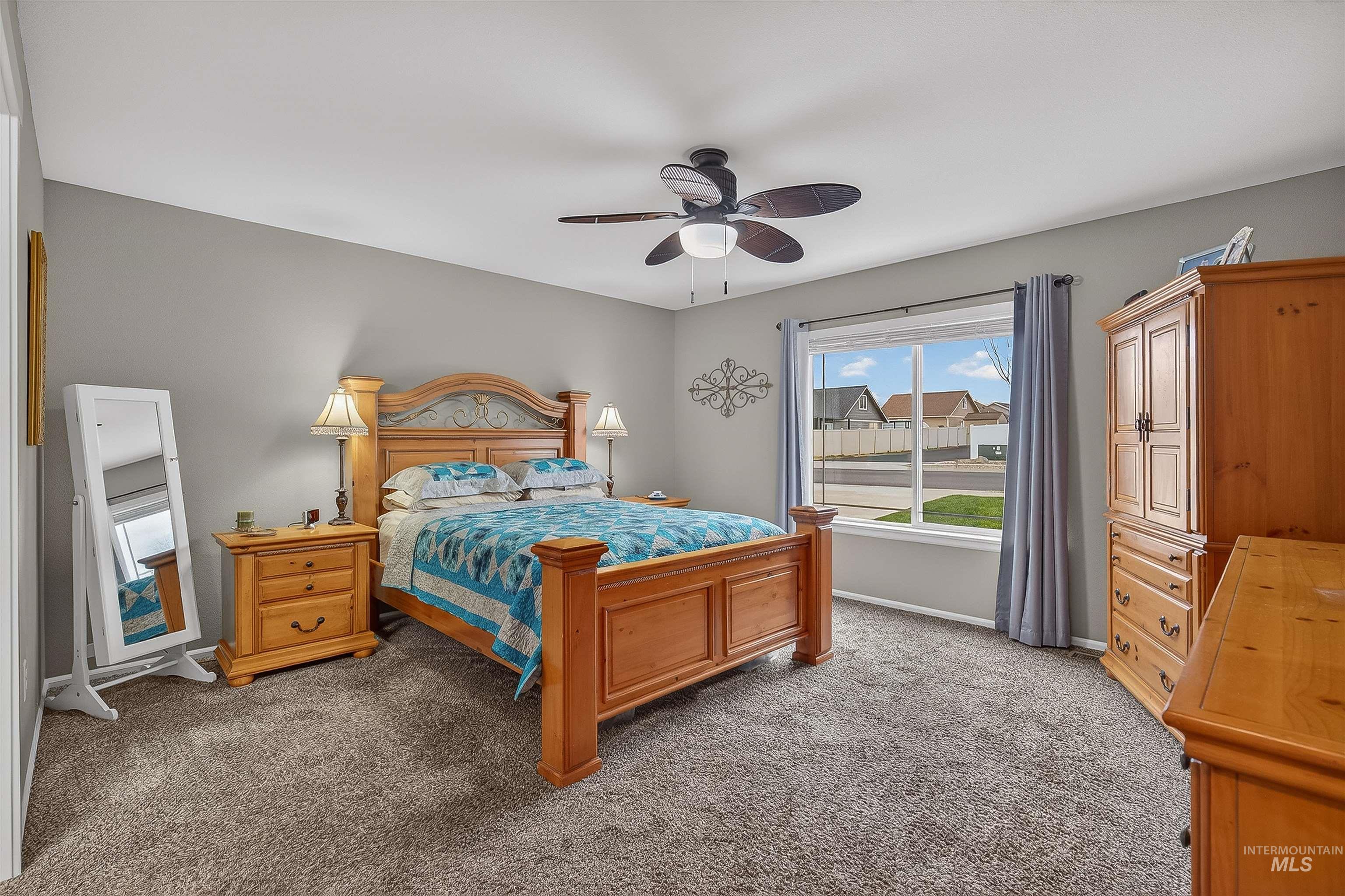 3250 Expedition Way