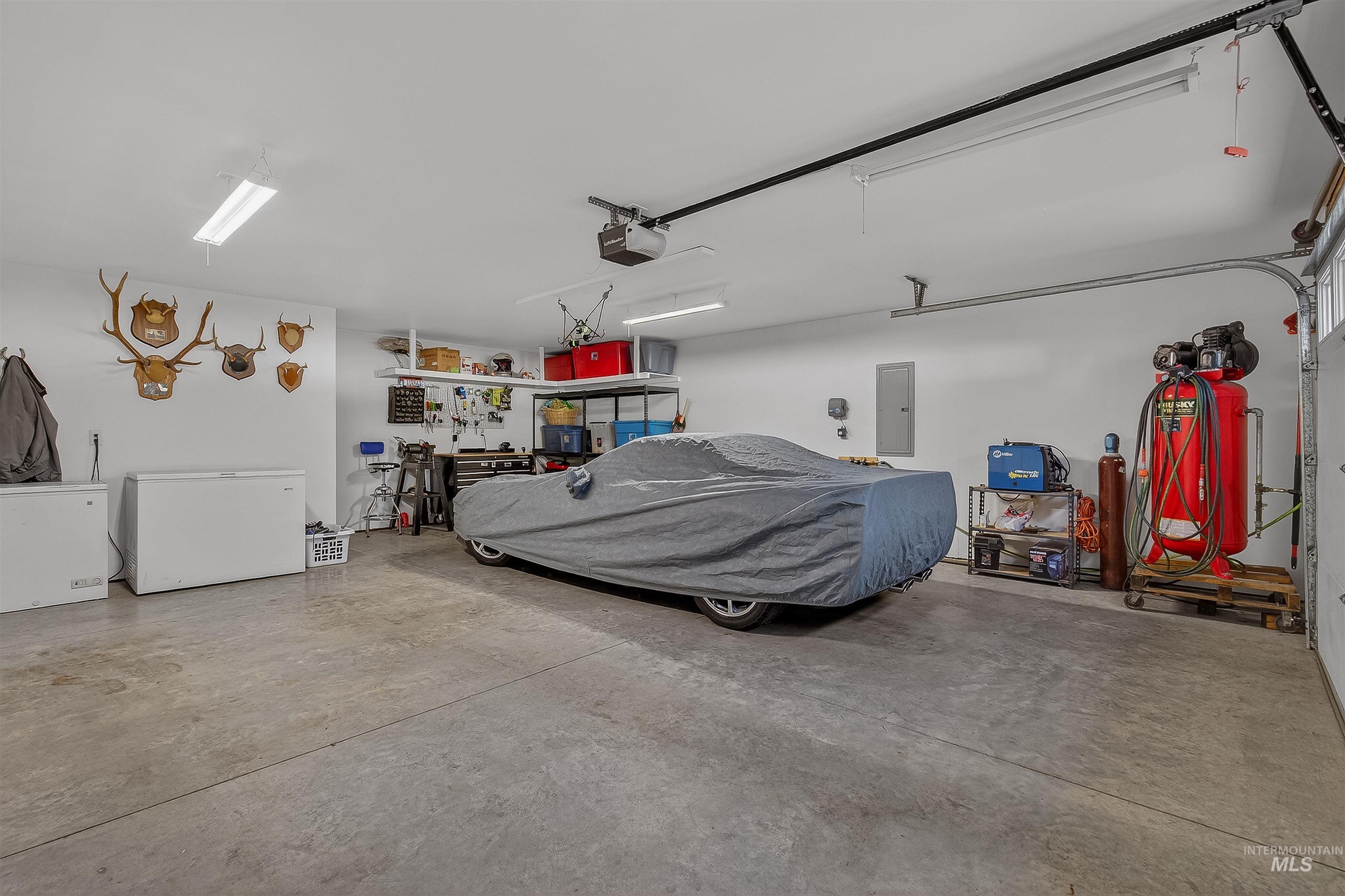 3250 Expedition Way
