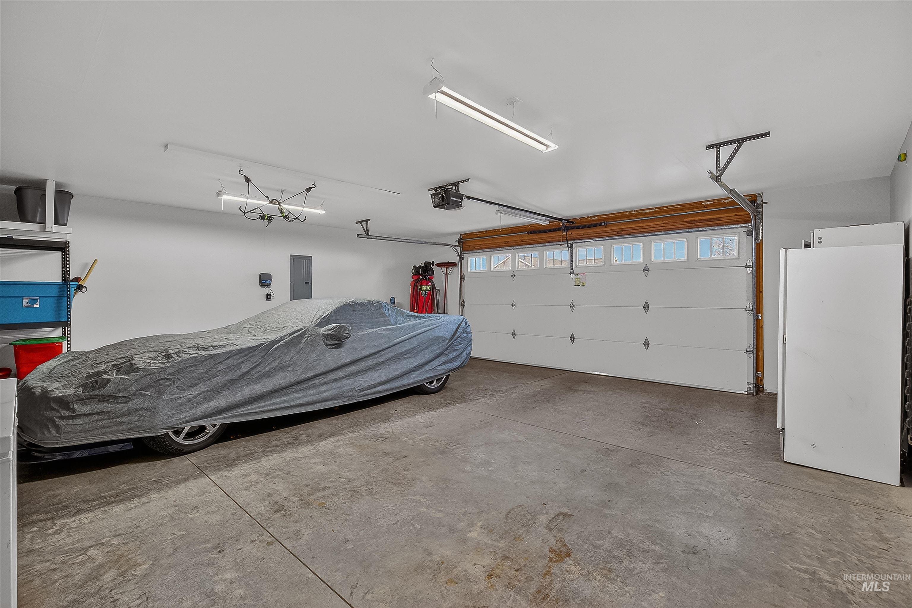 3250 Expedition Way