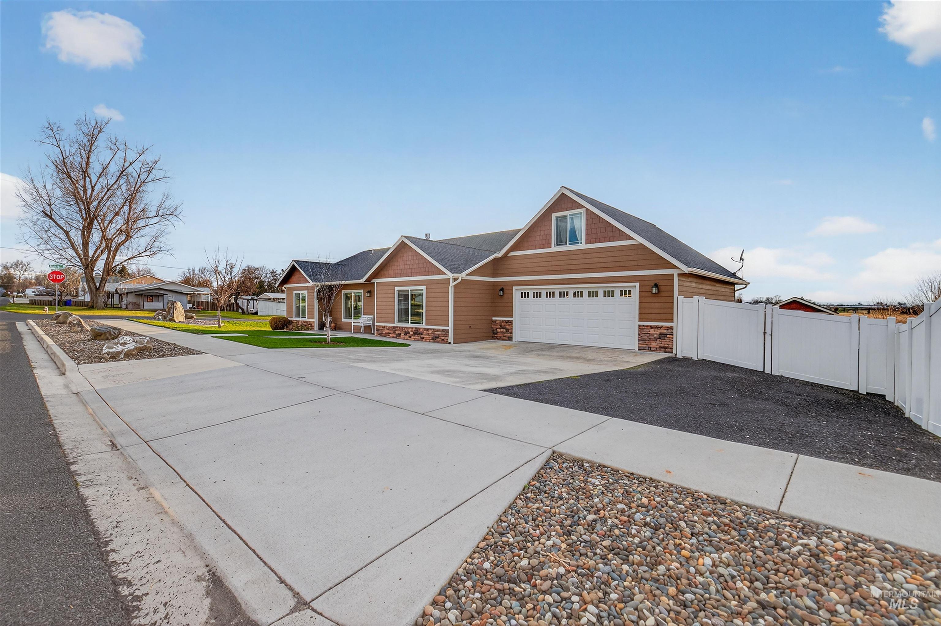 3250 Expedition Way