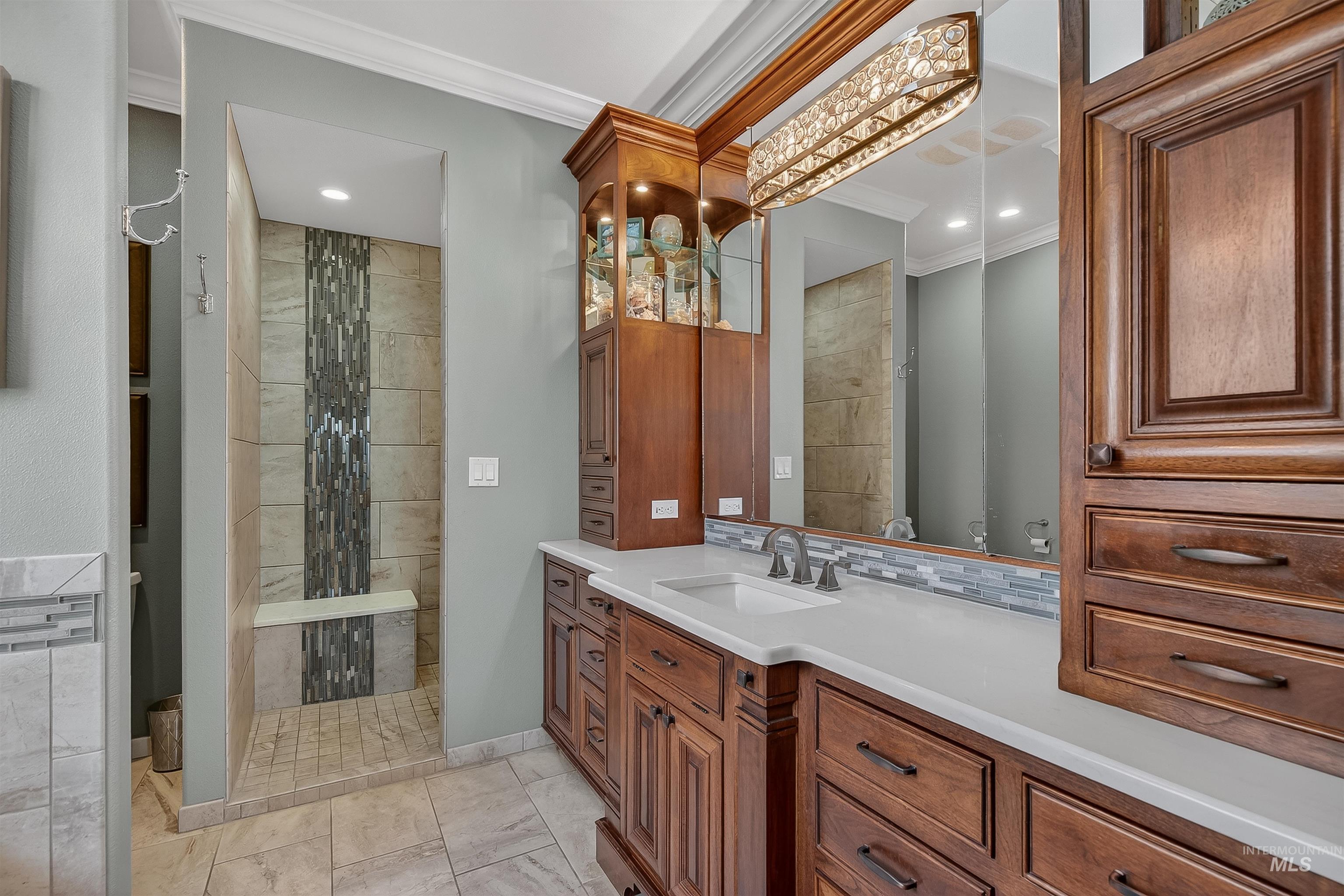 3978 Foothill Dr