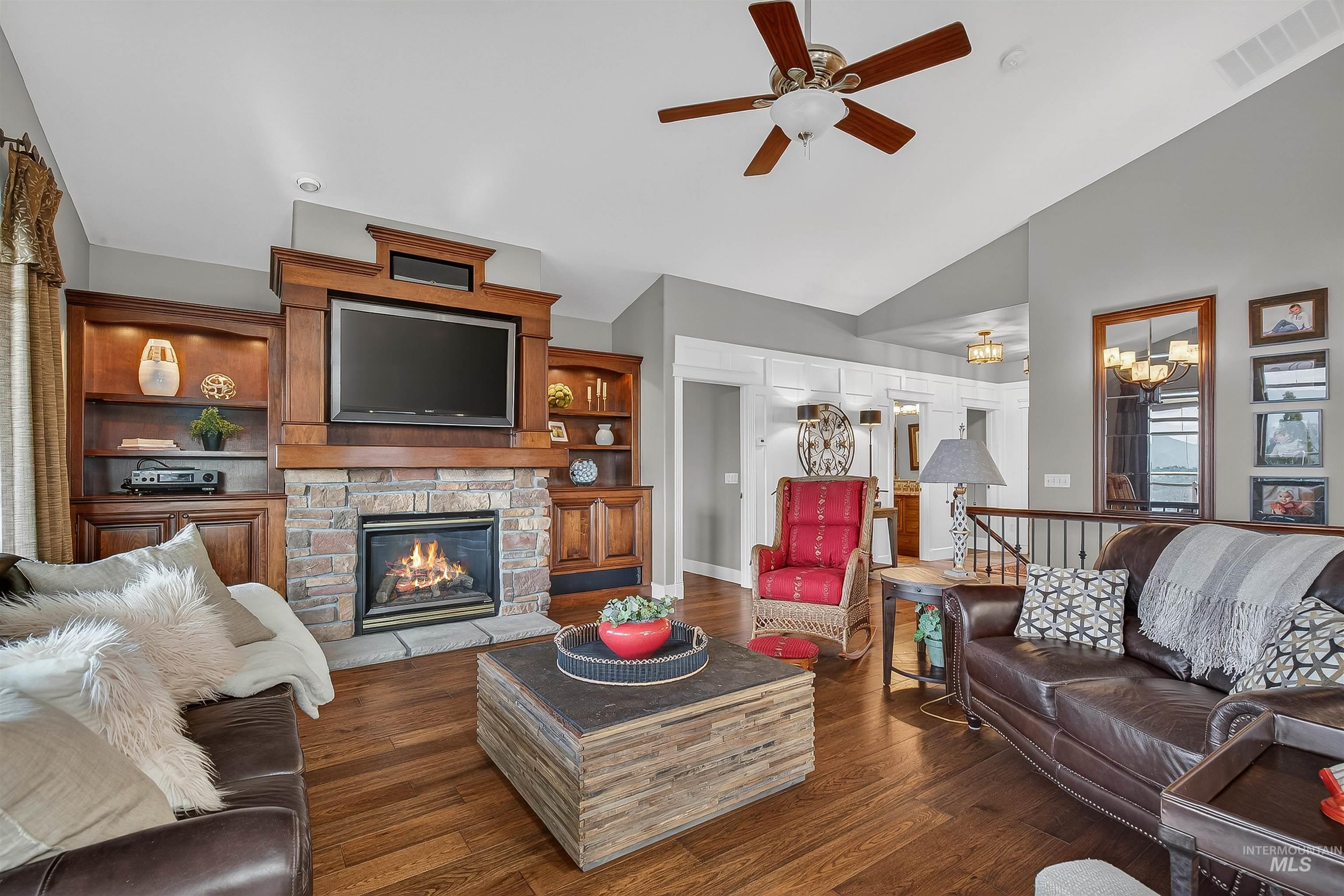3978 Foothill Dr