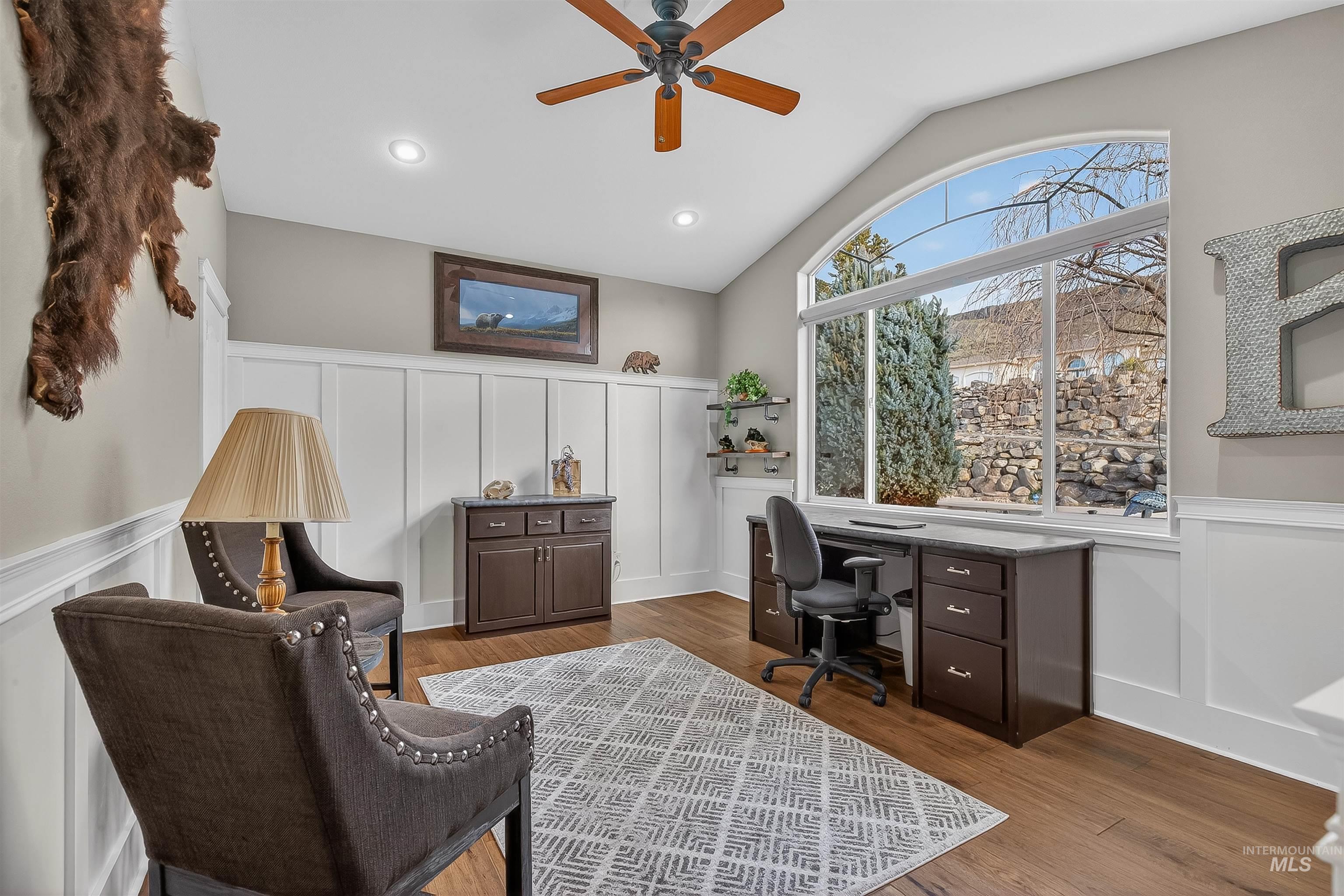 3978 Foothill Dr