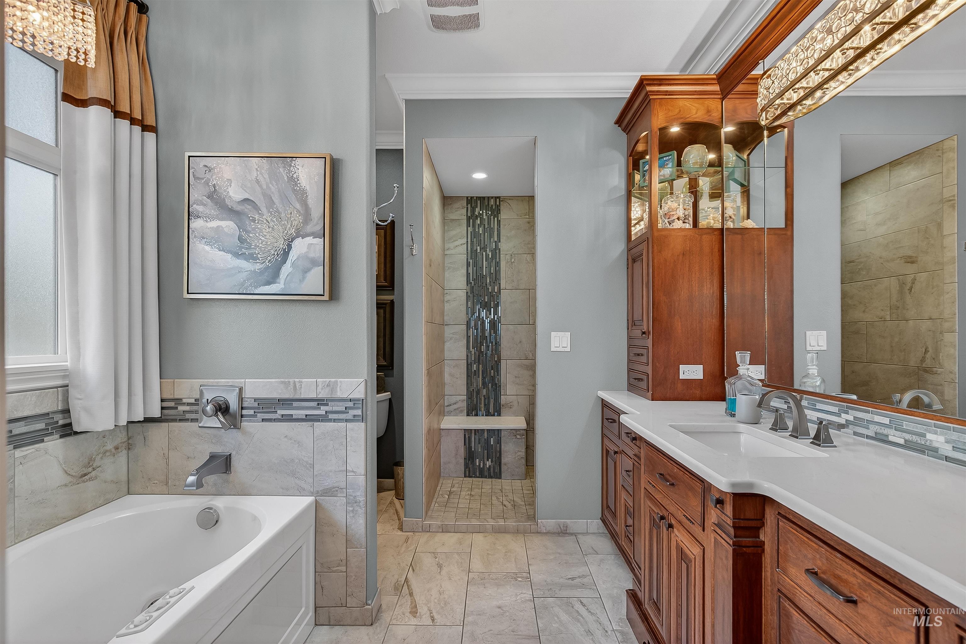 3978 Foothill Dr
