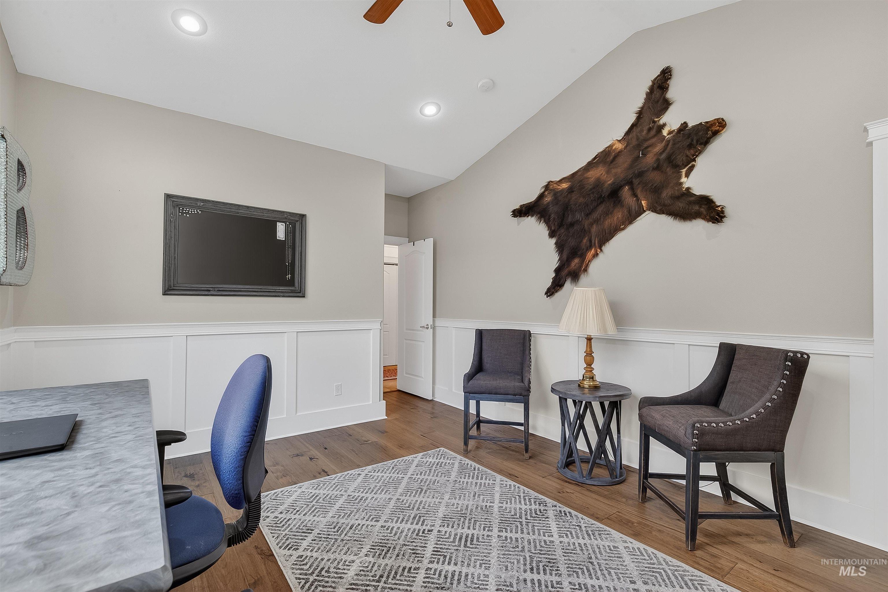 3978 Foothill Dr
