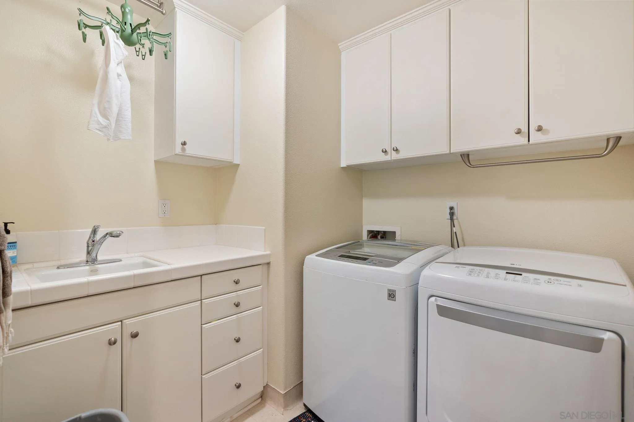 3747 Camino Cereza