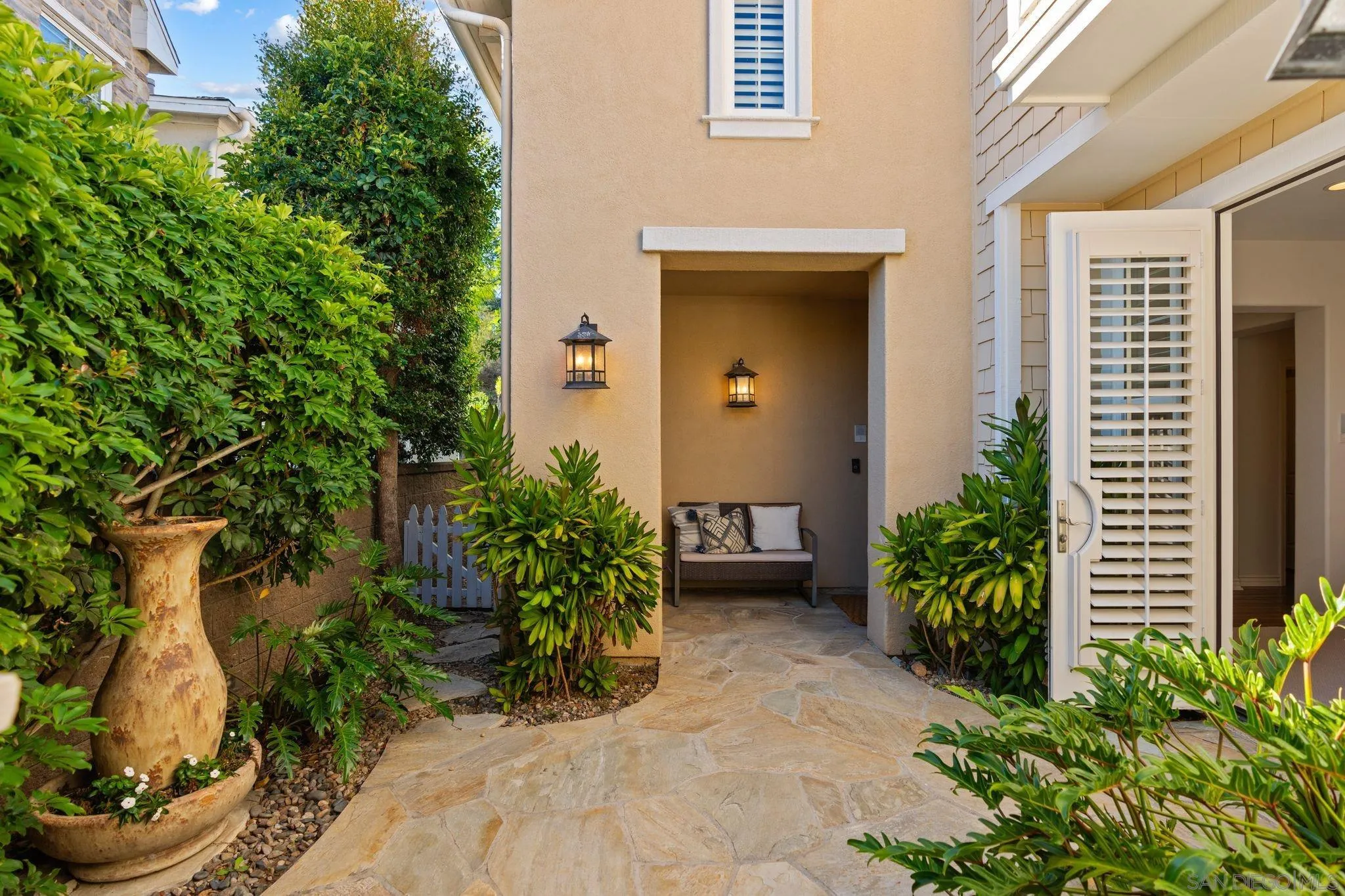3747 Camino Cereza