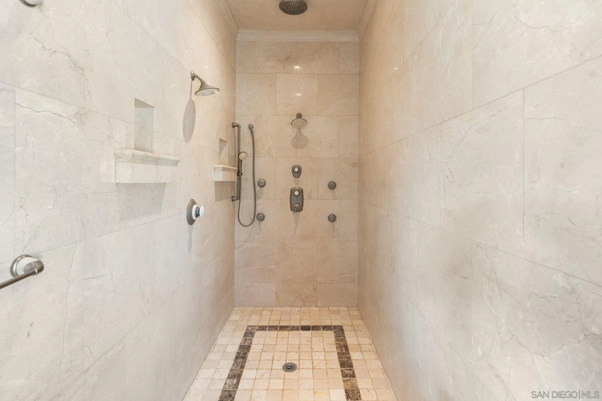 19491 Deerhorn Valley