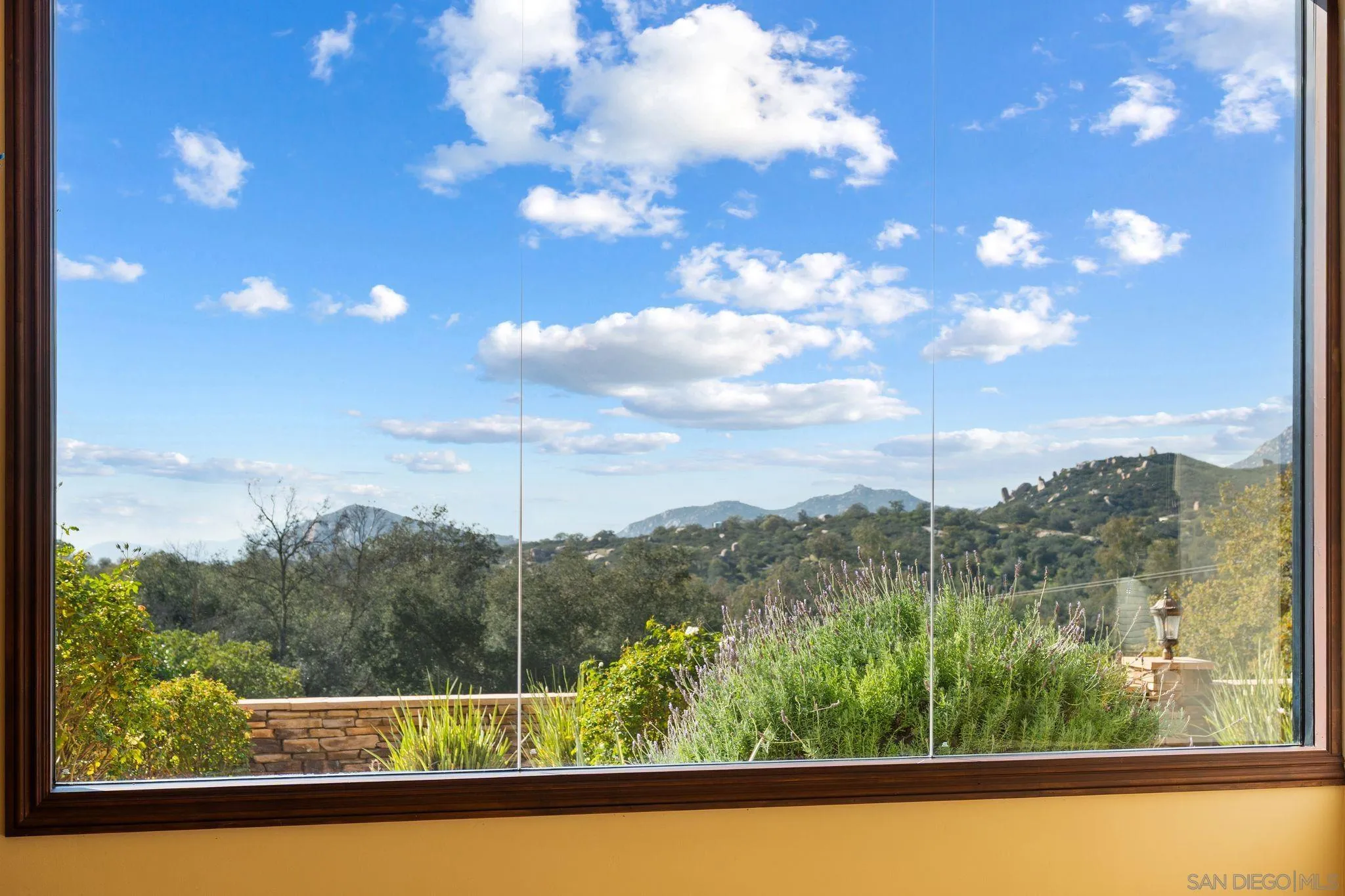 19491 Deerhorn Valley