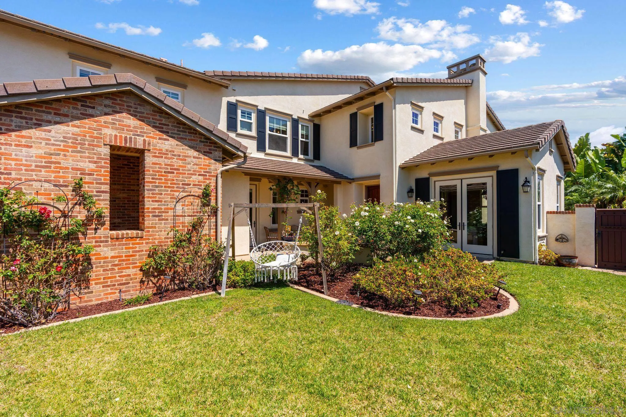 3228 Sitio Montecillo