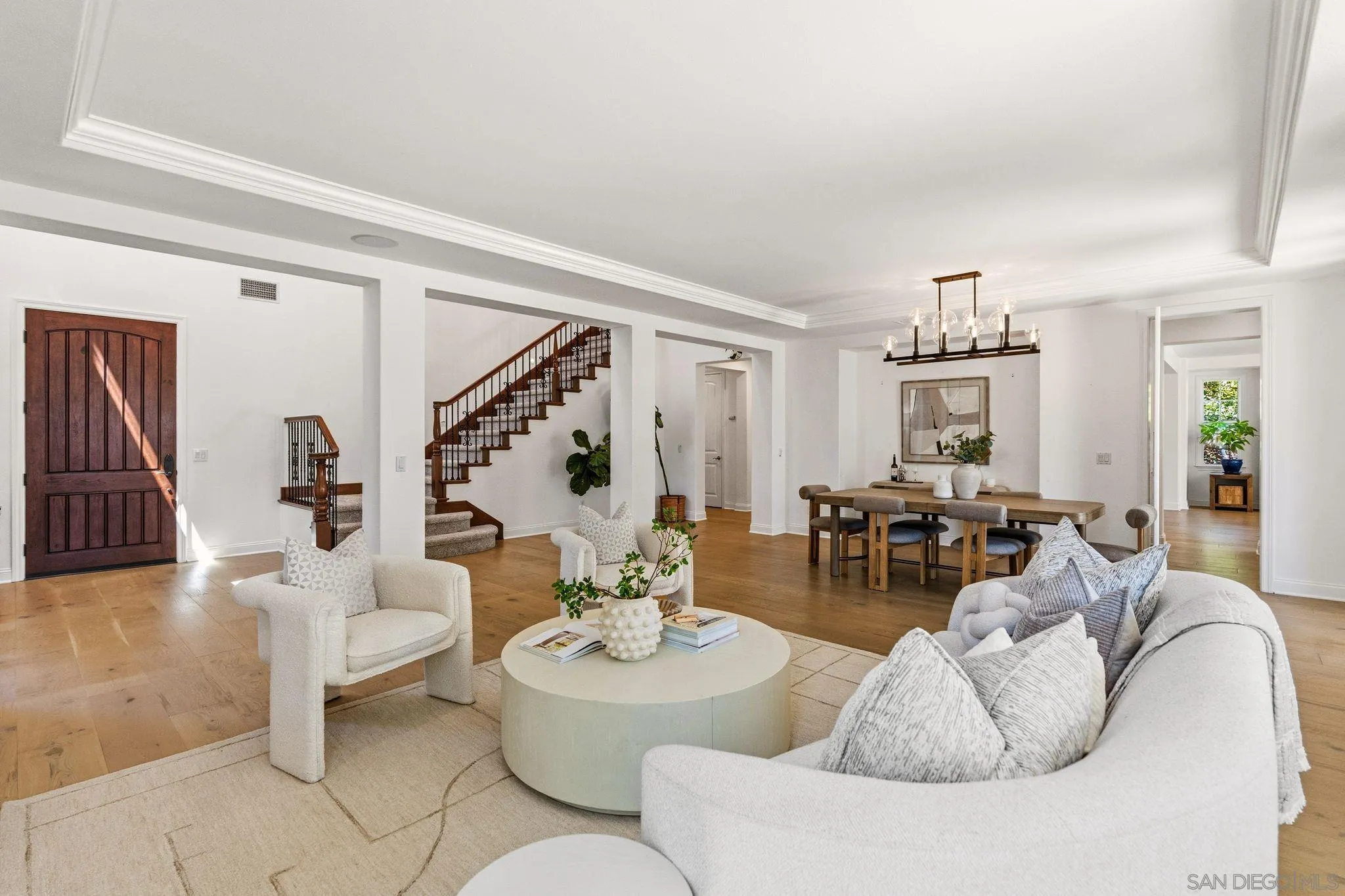 3228 Sitio Montecillo