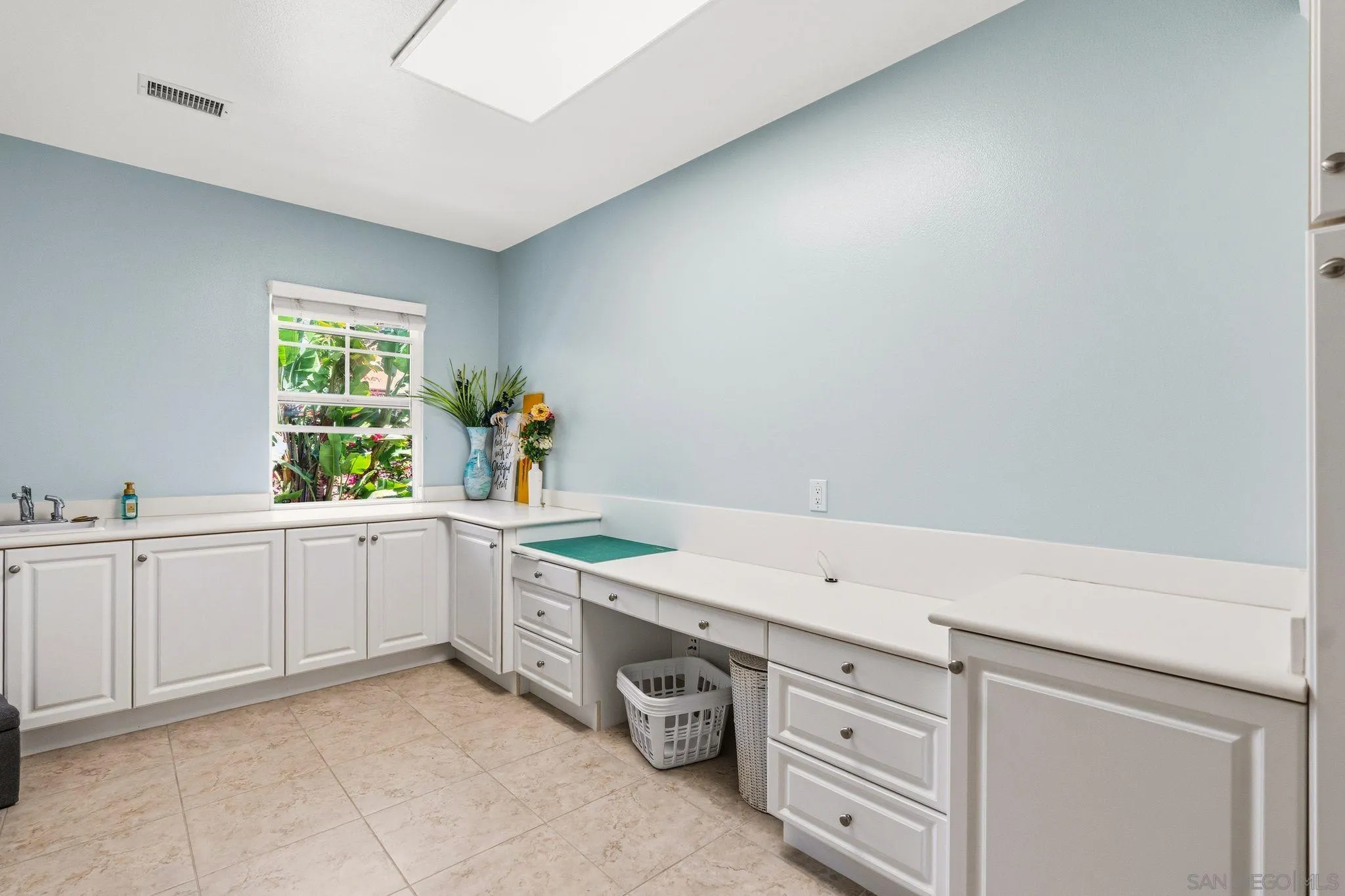 3228 Sitio Montecillo