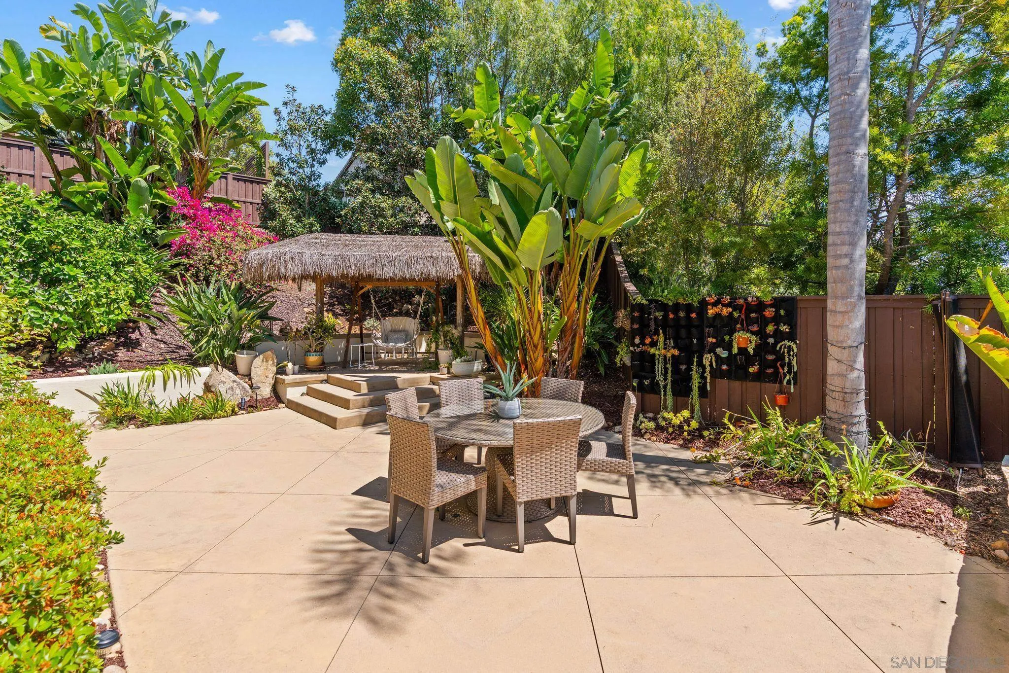 3228 Sitio Montecillo