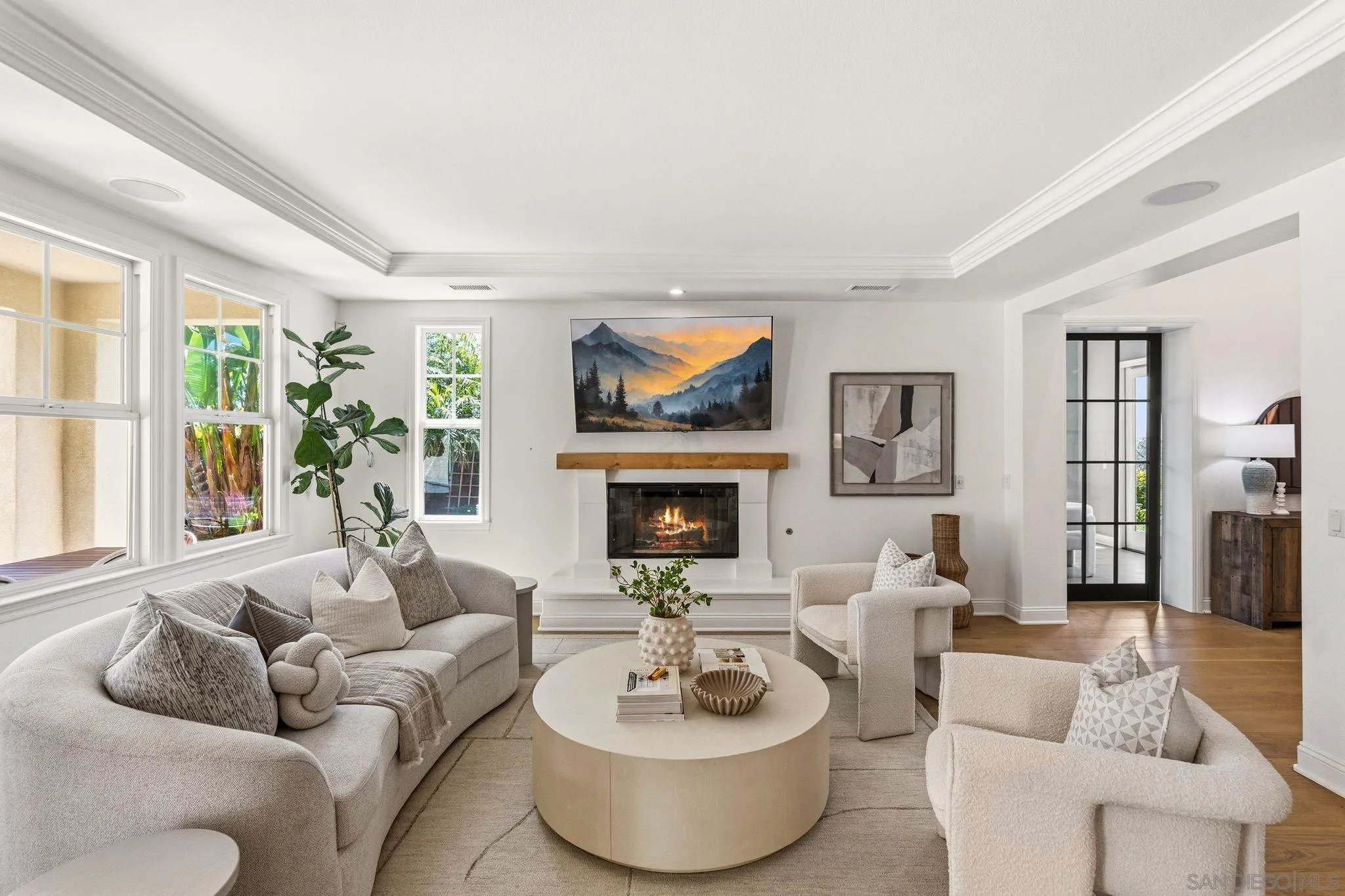 3228 Sitio Montecillo