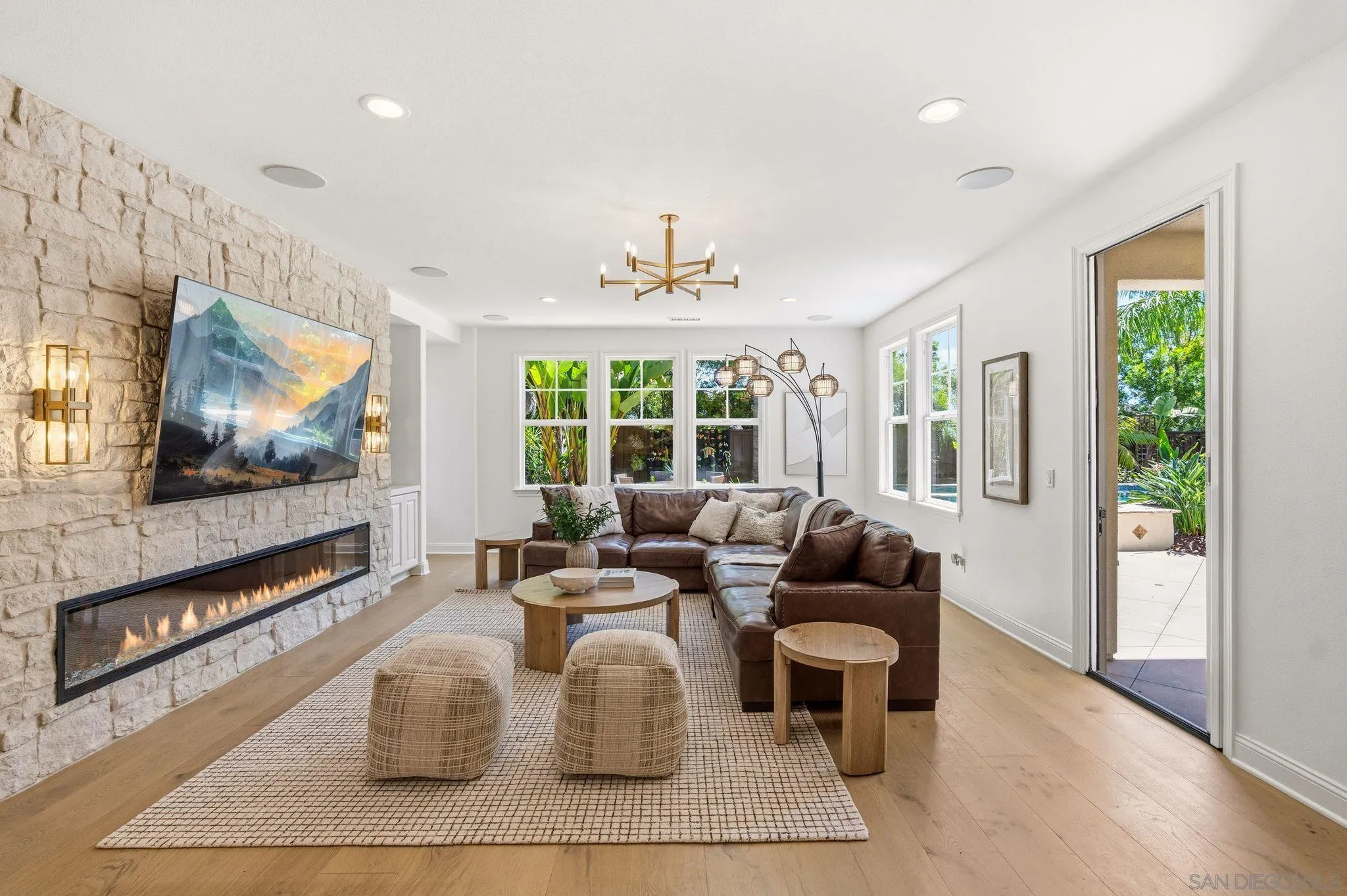 3228 Sitio Montecillo