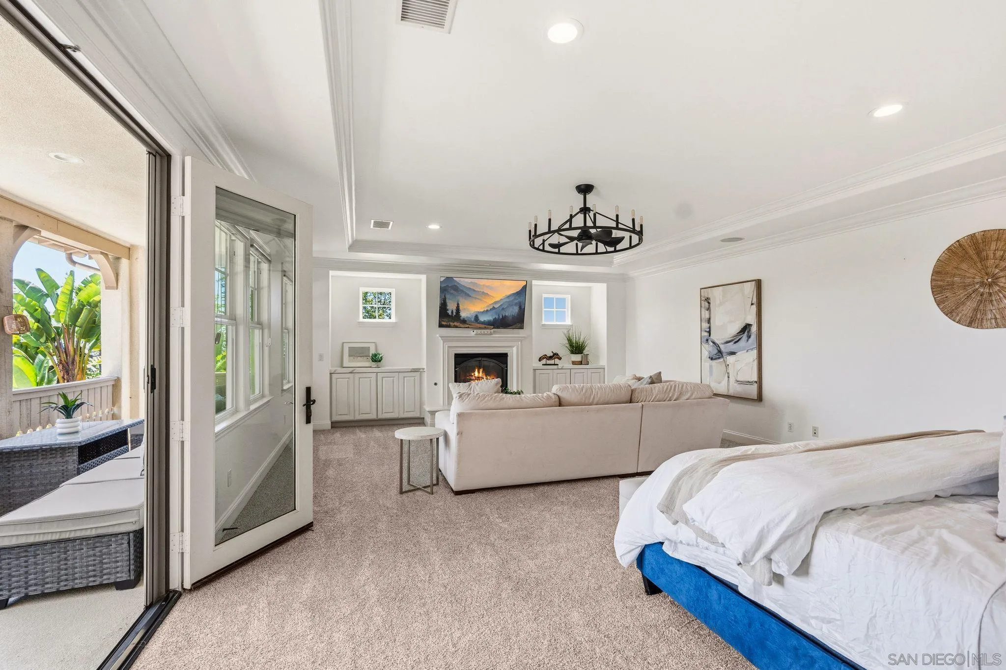 3228 Sitio Montecillo