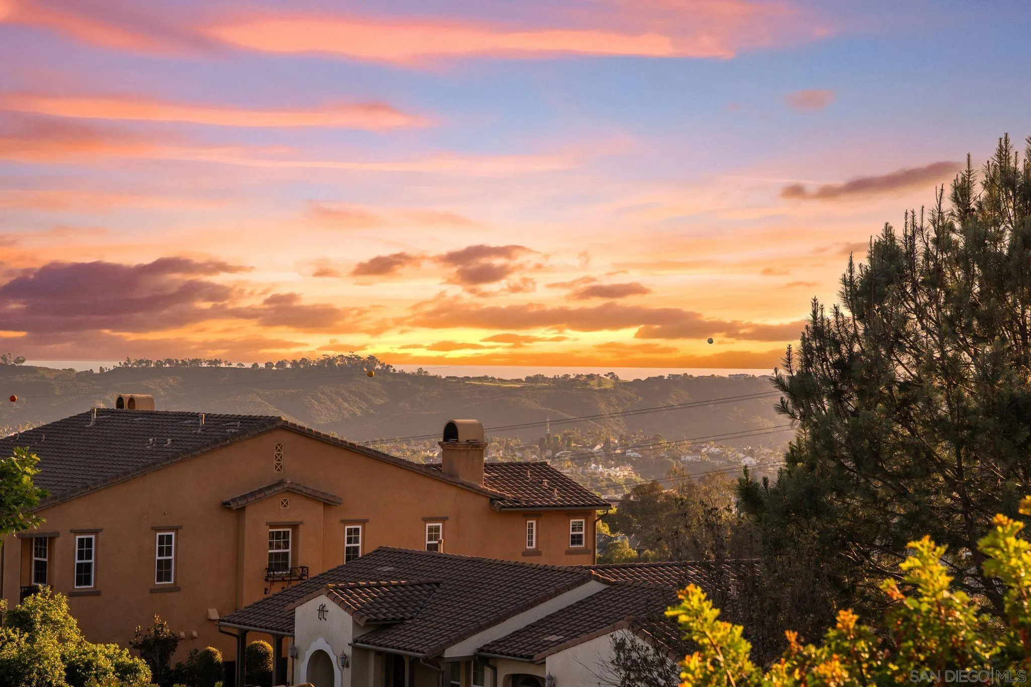 3228 Sitio Montecillo