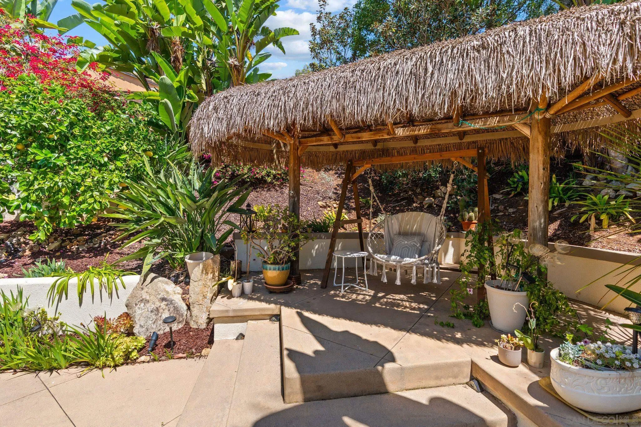 3228 Sitio Montecillo