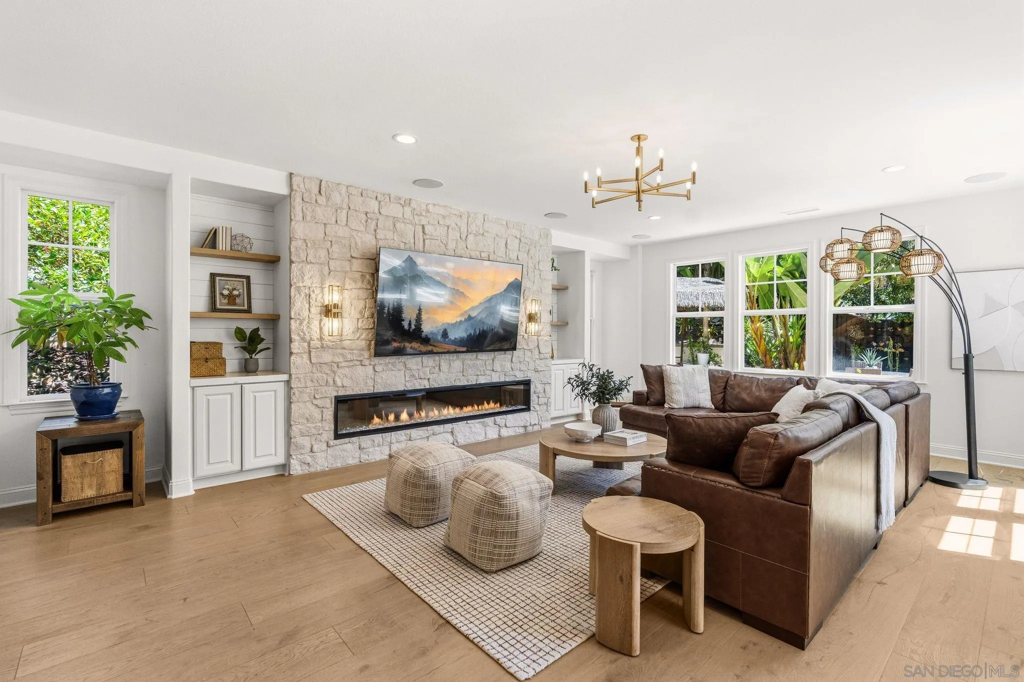 3228 Sitio Montecillo