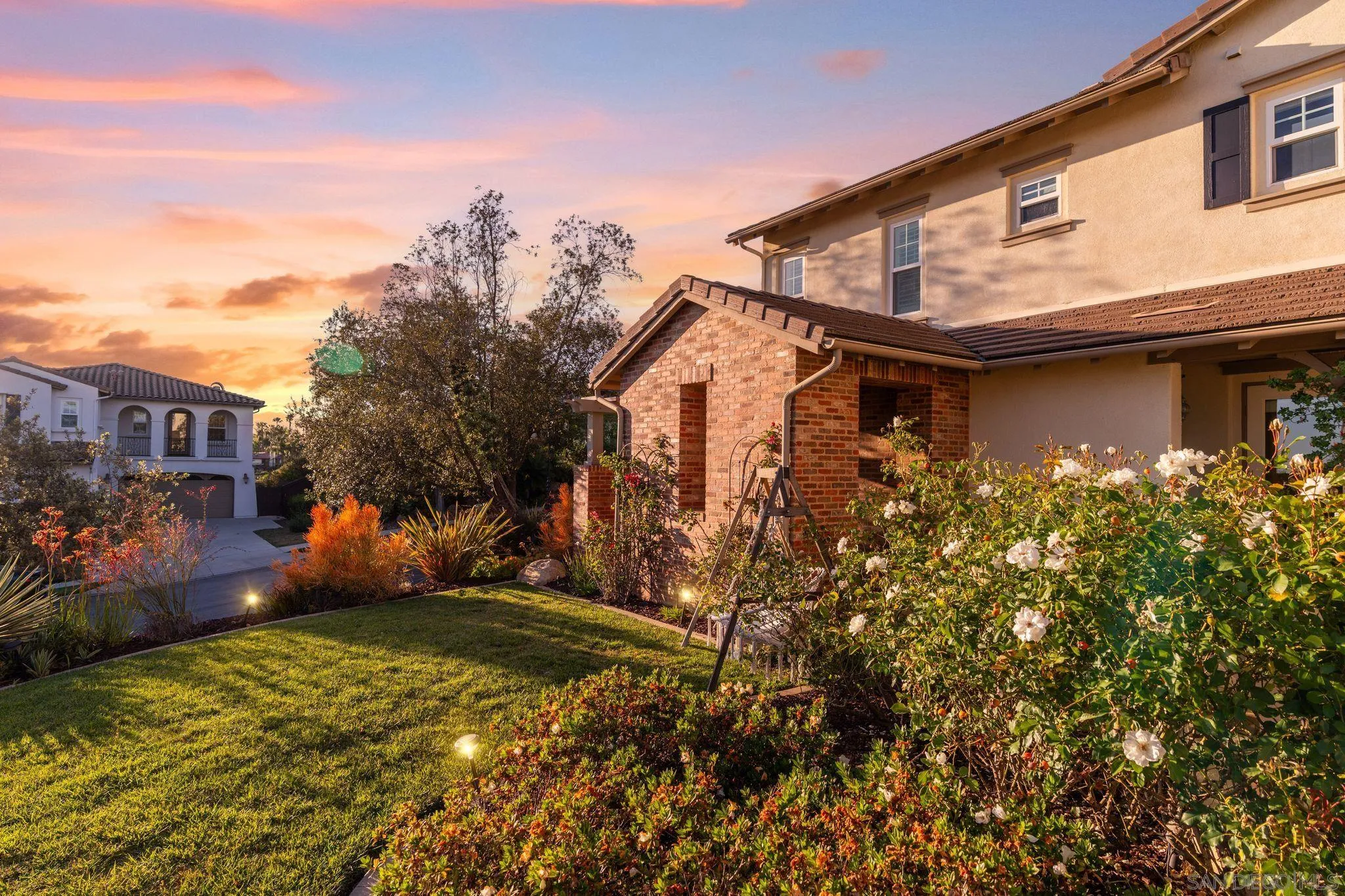 3228 Sitio Montecillo